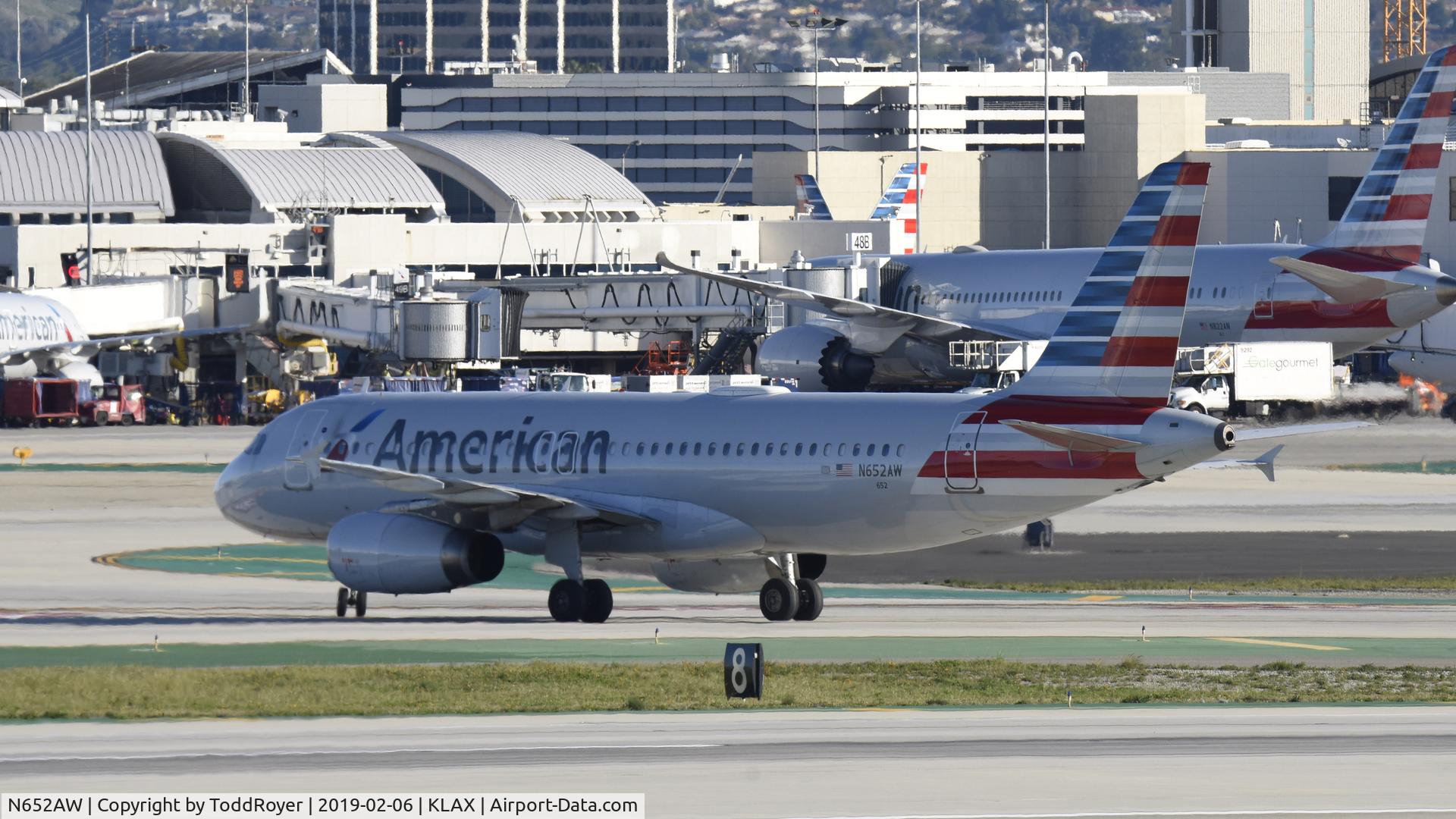 N652AW, 1999 Airbus A320-232 C/N 0953, Arriving at LAX on 25L