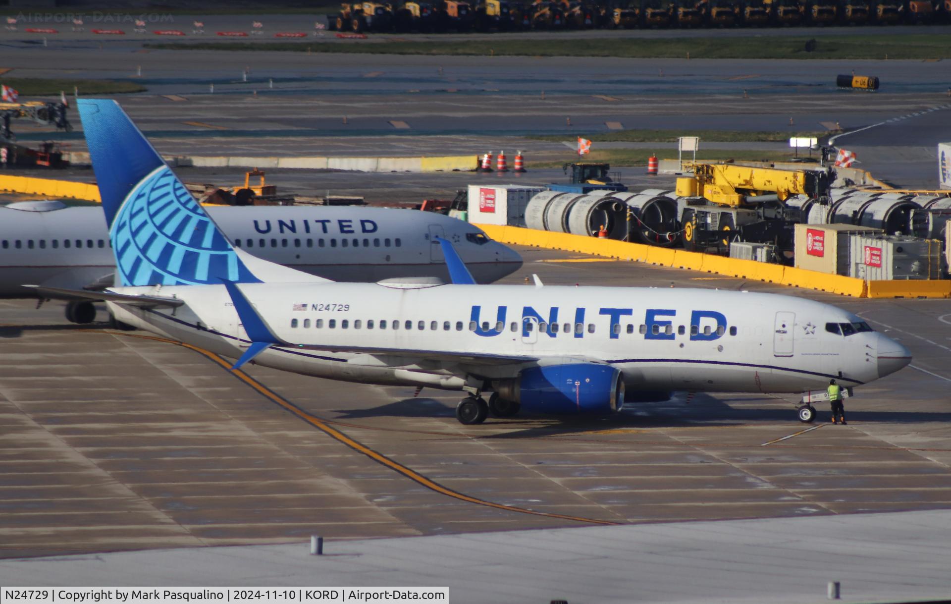 N24729, 1999 Boeing 737-724 C/N 28945, Boeing 737-724