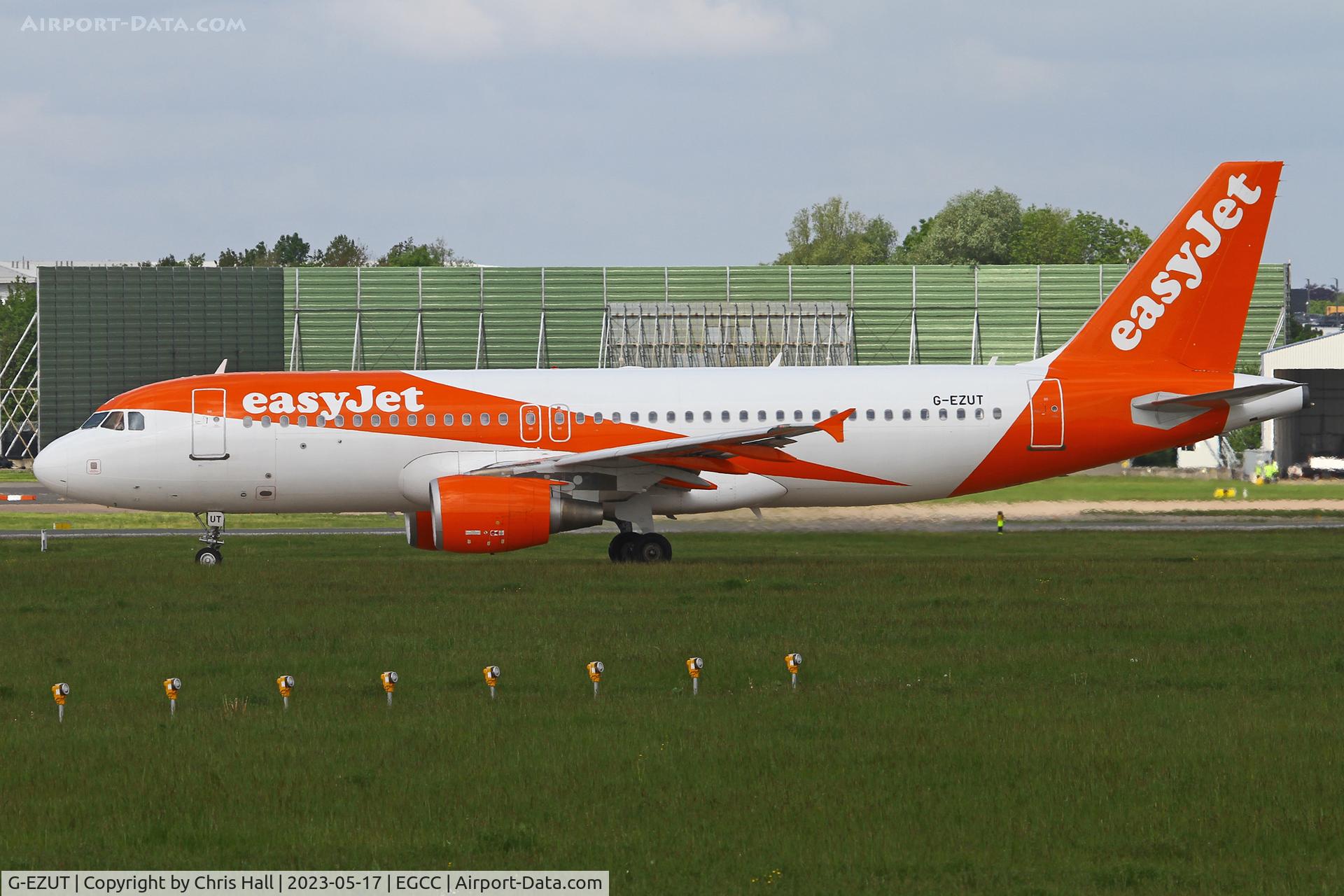 G-EZUT, 2012 Airbus A320-214 C/N 5113, Manchester