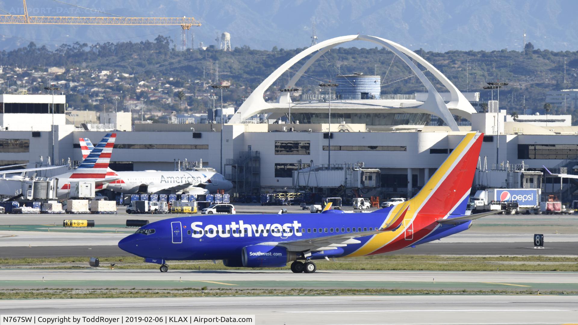 N767SW, 2000 Boeing 737-7H4 C/N 29807, Arriving at LAX on 25L