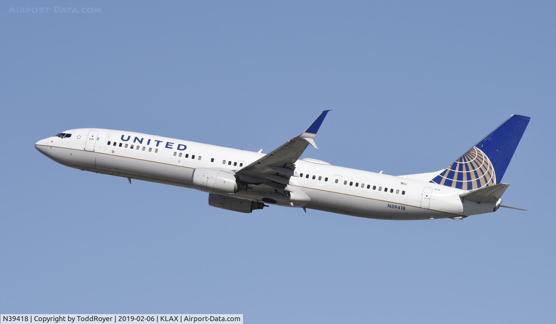 N39418, 2008 Boeing 737-924/ER C/N 33456, Departing LAX on 25R