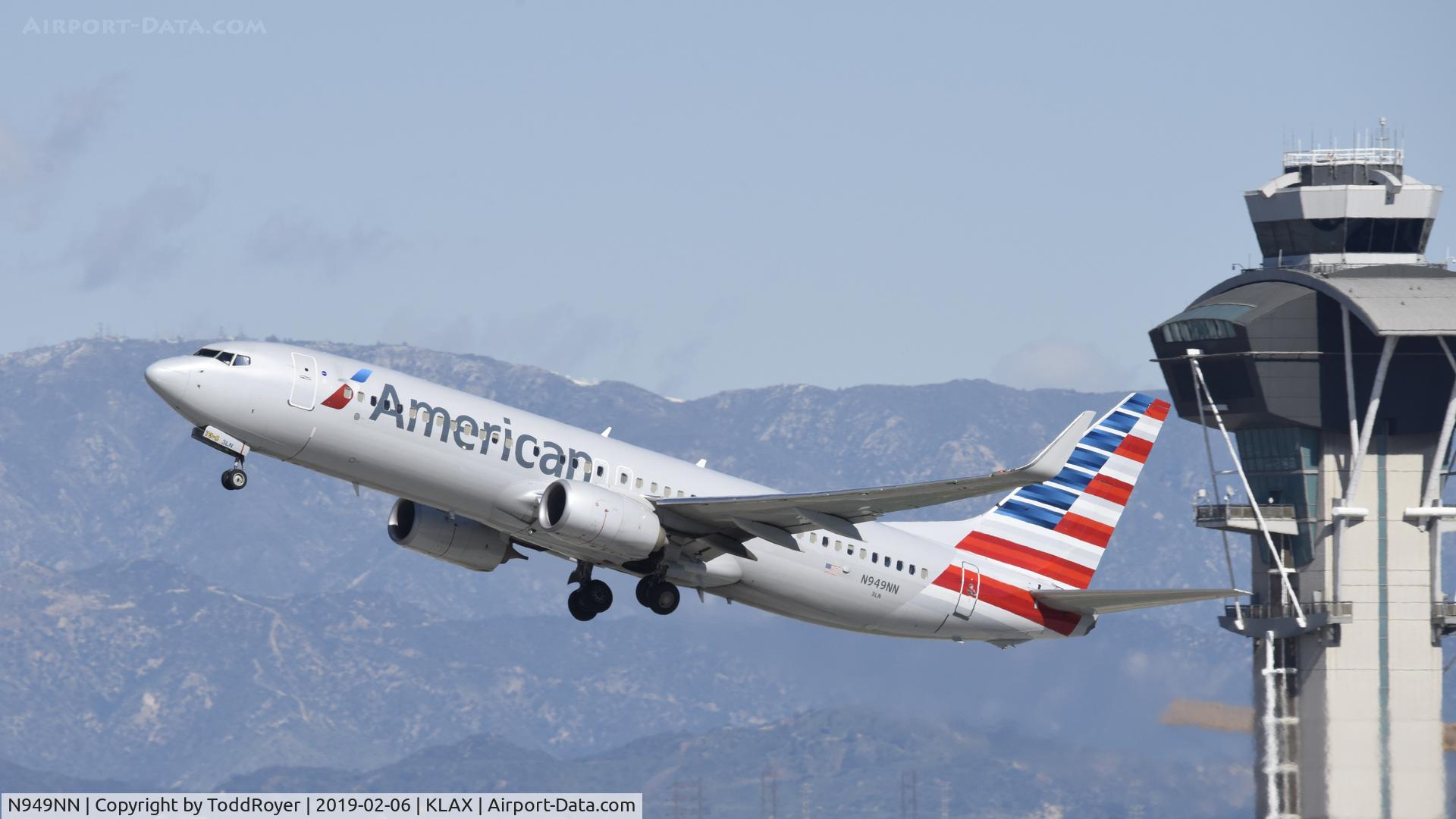 N949NN, 2014 Boeing 737-823 C/N 31192, Departing LAX on 25R