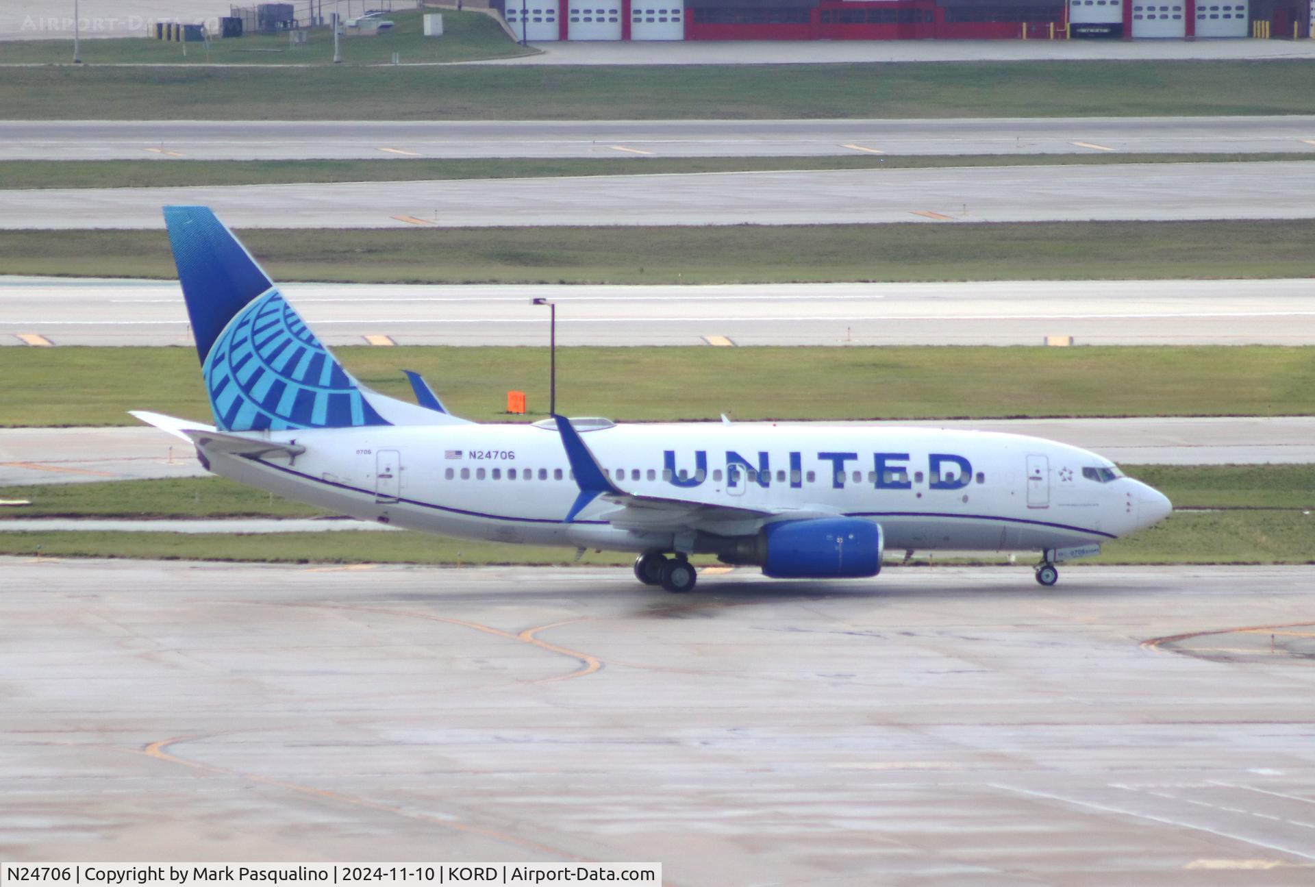 N24706, 1998 Boeing 737-724 C/N 28767, Boeing 737-724