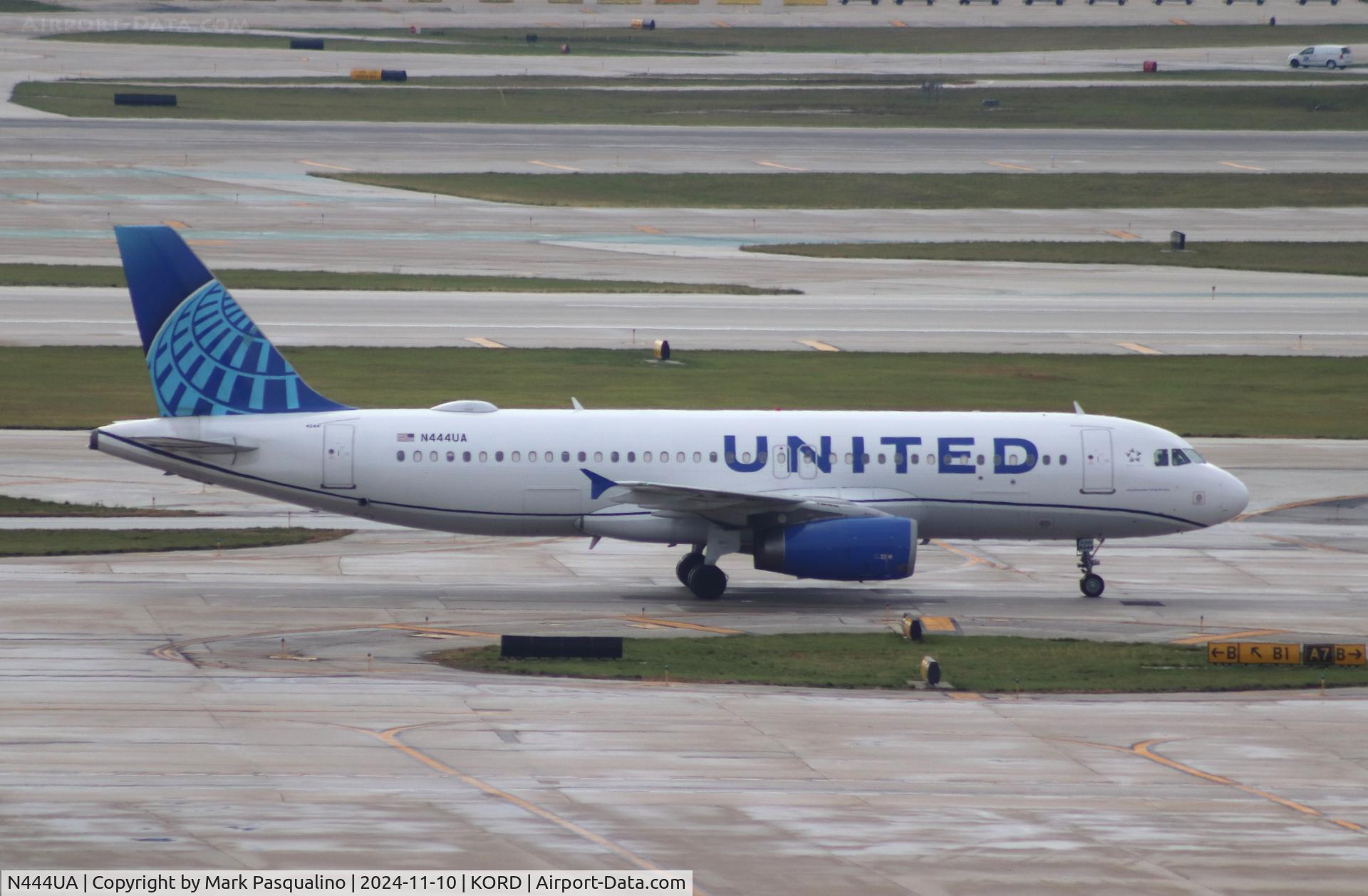 N444UA, 1998 Airbus A320-232 C/N 824, Airbus A320-232