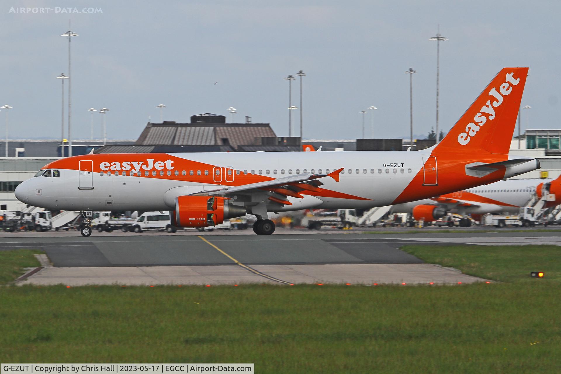 G-EZUT, 2012 Airbus A320-214 C/N 5113, Manchester