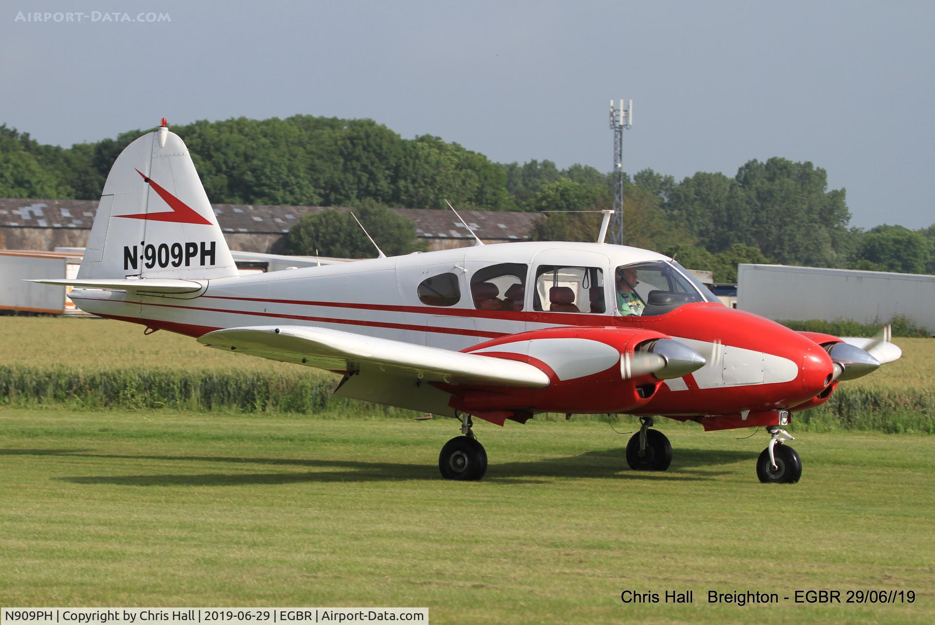 N909PH, Piper PA-23-160 Apache C/N 23-1800, Breighton
