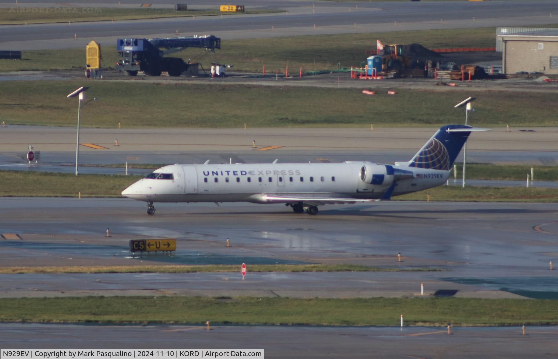 N929EV, 2004 Bombardier CRJ-200ER (CL-600-2B19) C/N 8007, C-600-2B19