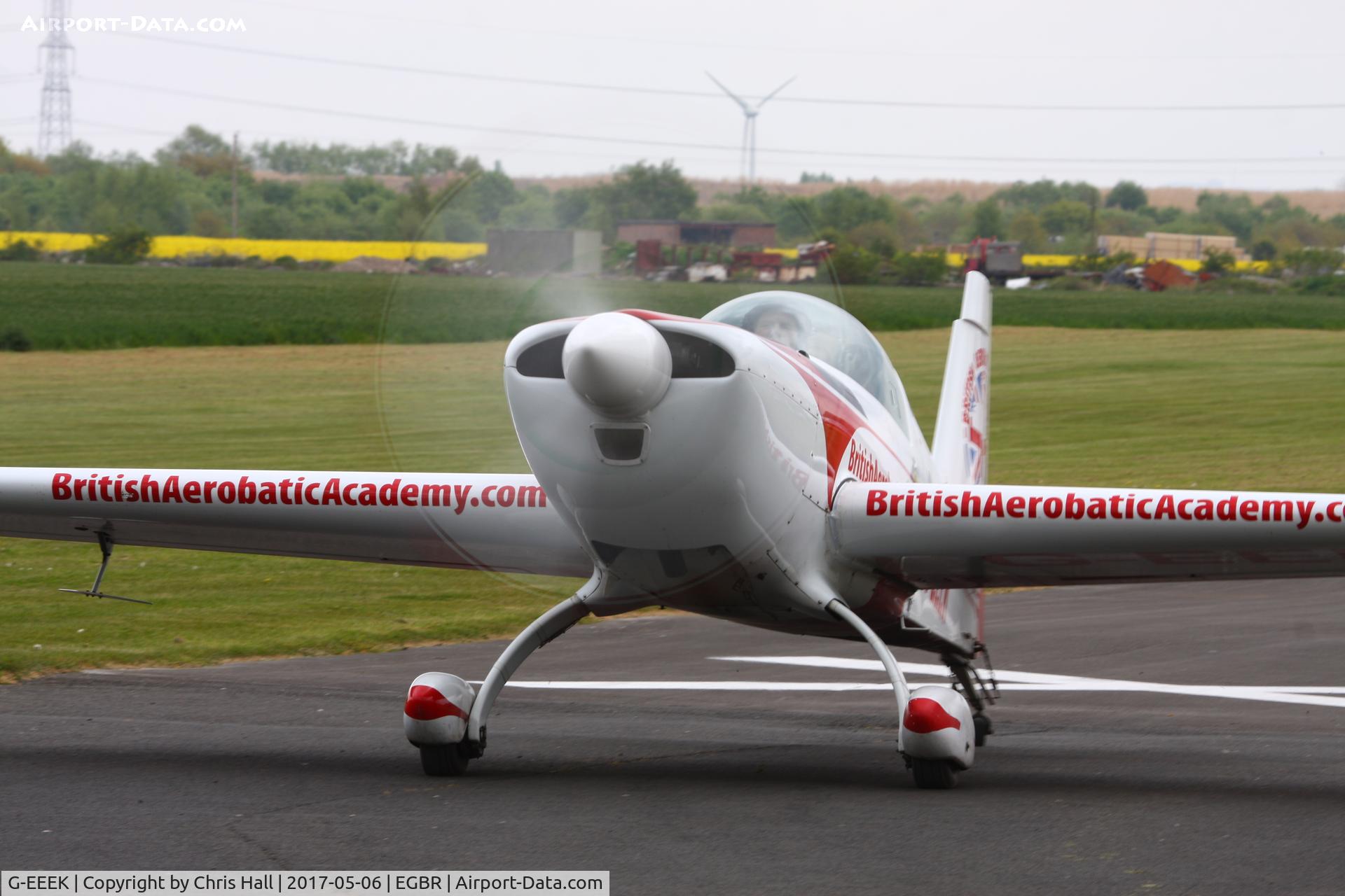 G-EEEK, 2006 Extra EA-300/200 C/N 1034, Breighton