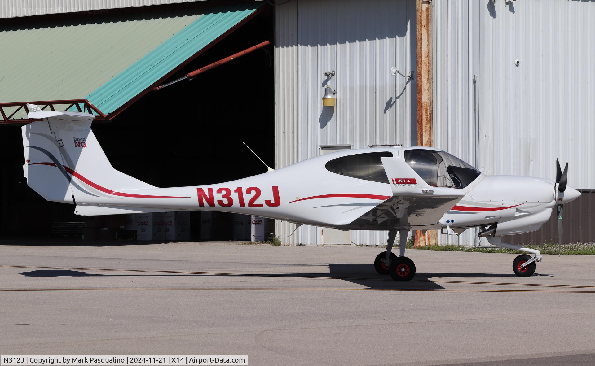 N312J, 2022 Diamond DA 40 NG C/N 40.NC170, Diamond DA 40 NG