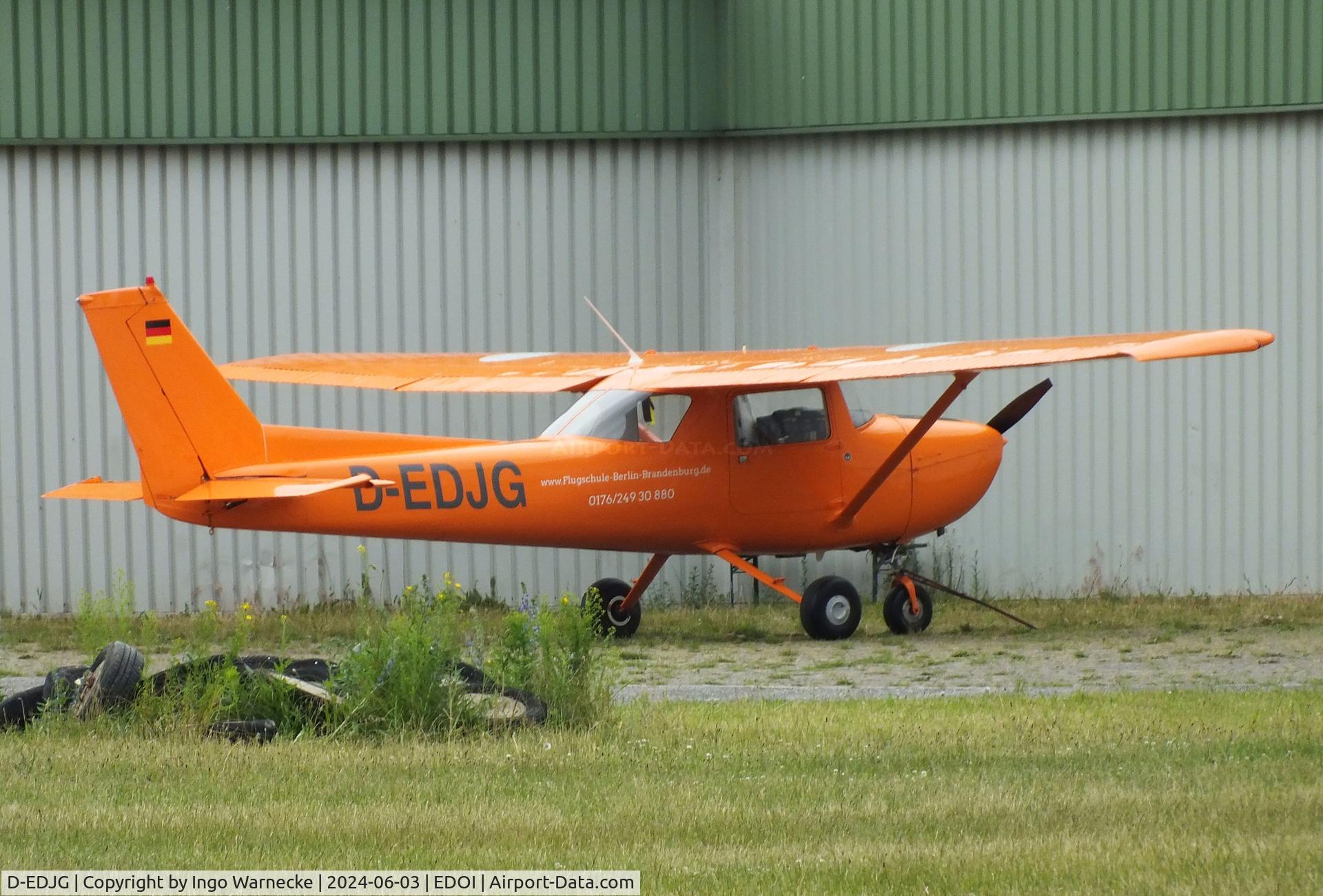 D-EDJG, 1974 Reims F150L C/N 1112, Cessna (Reims) F150L at Bienenfarm airfield (home of part of the collection of Quax, association for the promotion of historic aircraft e.V.), Paulinenaue