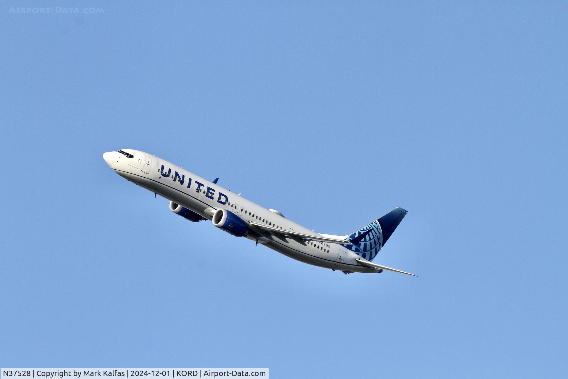 N37528, 2021 Boeing 737-9 MAX C/N 64502, B39M United Airlines Boeing 737-9 MAX, N37528 UA695 departing 22L KORD-TJSJ