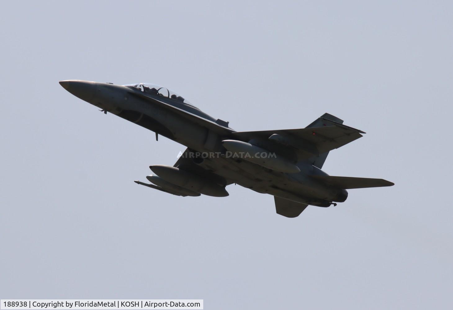 188938, 1988 McDonnell Douglas CF-188B Hornet C/N 738/B109, RCAF CF-188 zx 