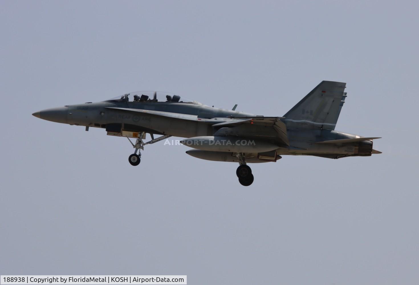 188938, 1988 McDonnell Douglas CF-188B Hornet C/N 738/B109, RCAF CF-188 zx