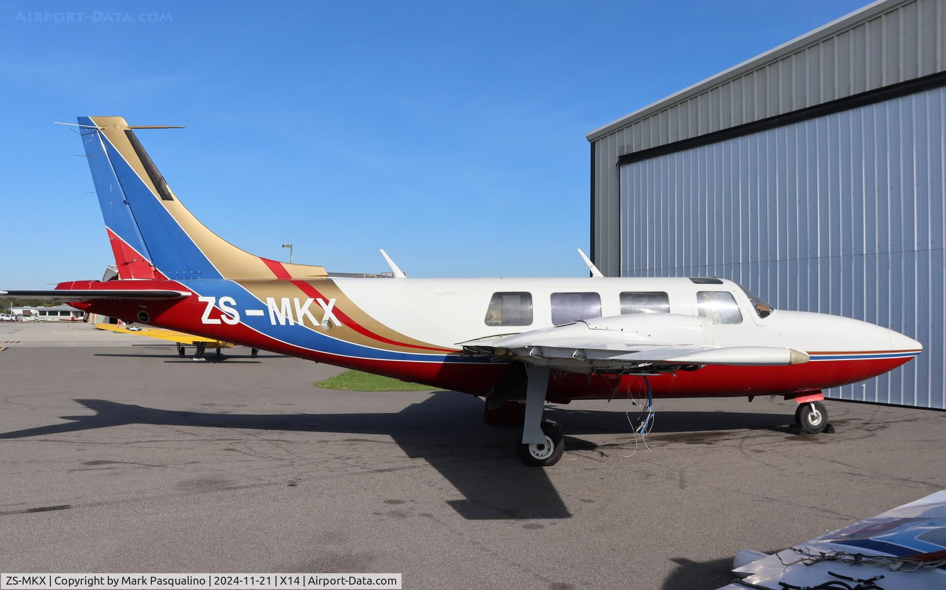 ZS-MKX, 1981 Piper Aerostar 602P C/N 62P08858165019, Piper PA-60-602P
