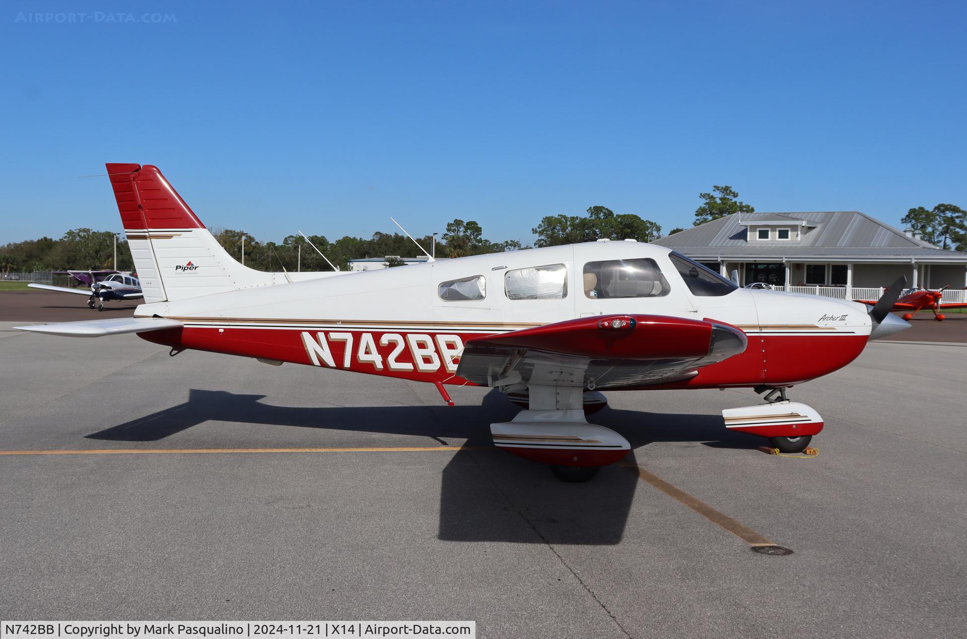 N742BB, 1998 Piper PA-28-181 Archer III C/N 28-43142, Piper PA-28-181