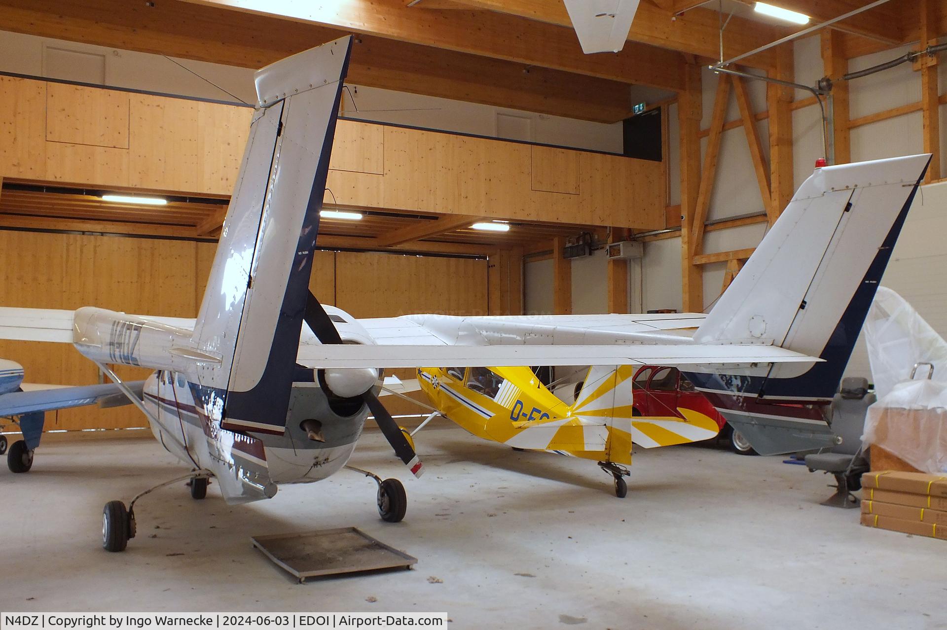 N4DZ, 1978 Cessna P337H C/N P3370313, Cessna P337H Pressurized Super Skymaster at Bienenfarm airfield (home of part of the collection of Quax, association for the promotion of historic aircraft e.V.), Paulinenaue