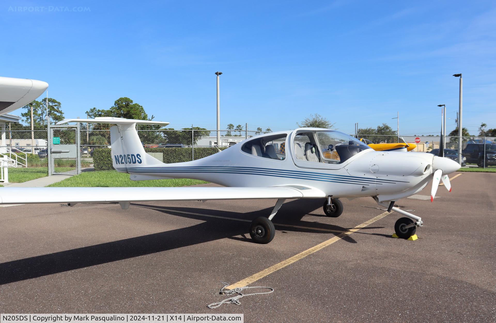 N205DS, 2002 Diamond DA-40 Diamond Star C/N 40.205, Diamond DA-40