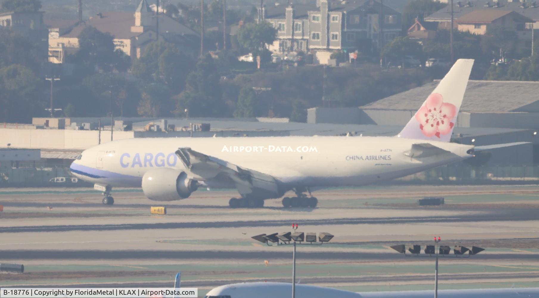 B-18776, 2022 Boeing 777-200LR C/N 66900, CAL 777-200LRF zx tpe, rctp-lax