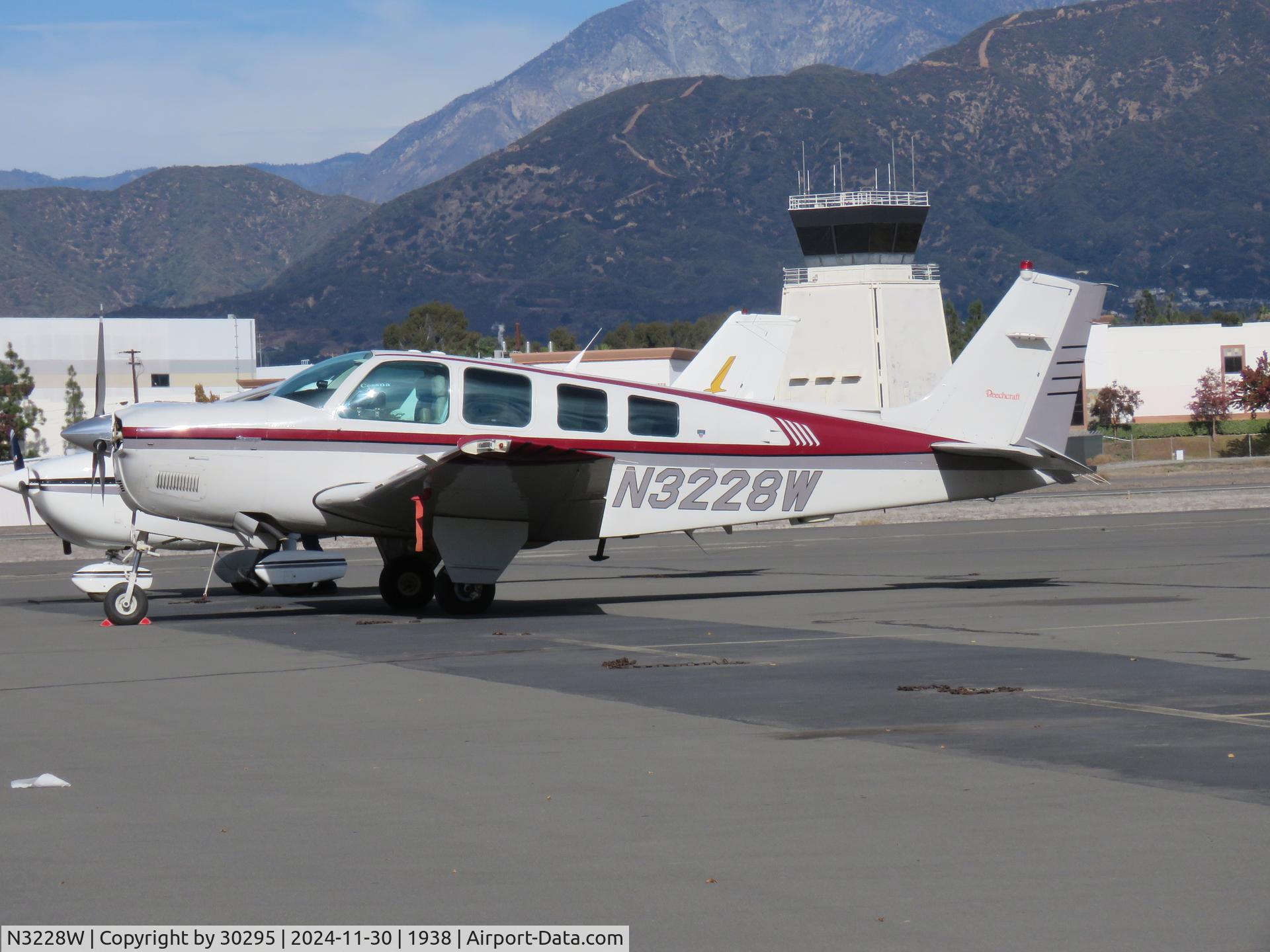 N3228W, 1995 Beech A36 Bonanza 36 C/N E-2928, Parked
