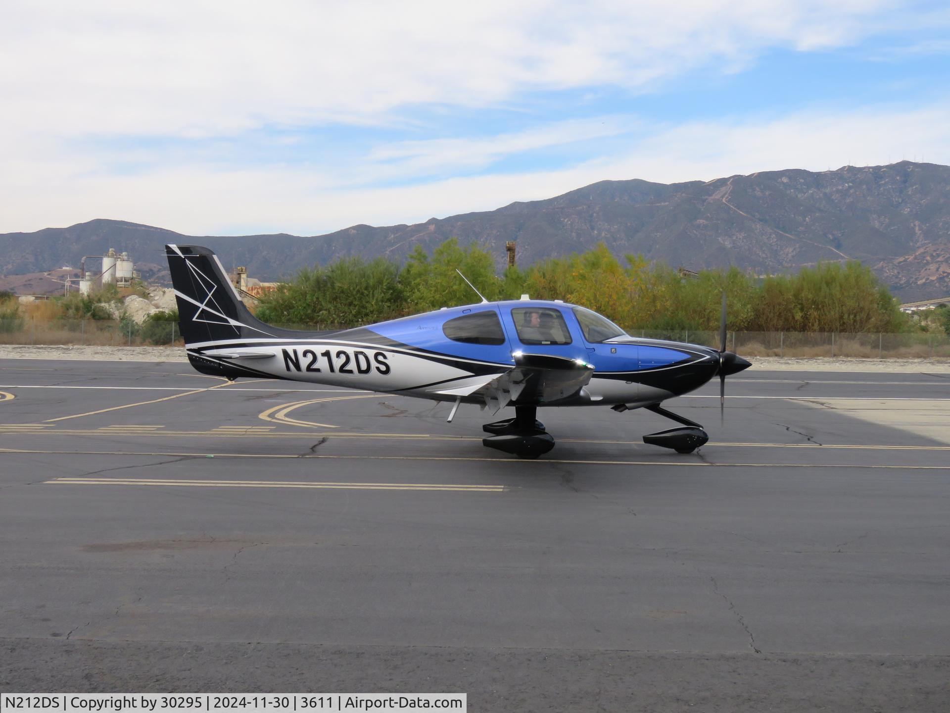 N212DS, 2023 Cirrus SR22T C/N 9539, Taxiing