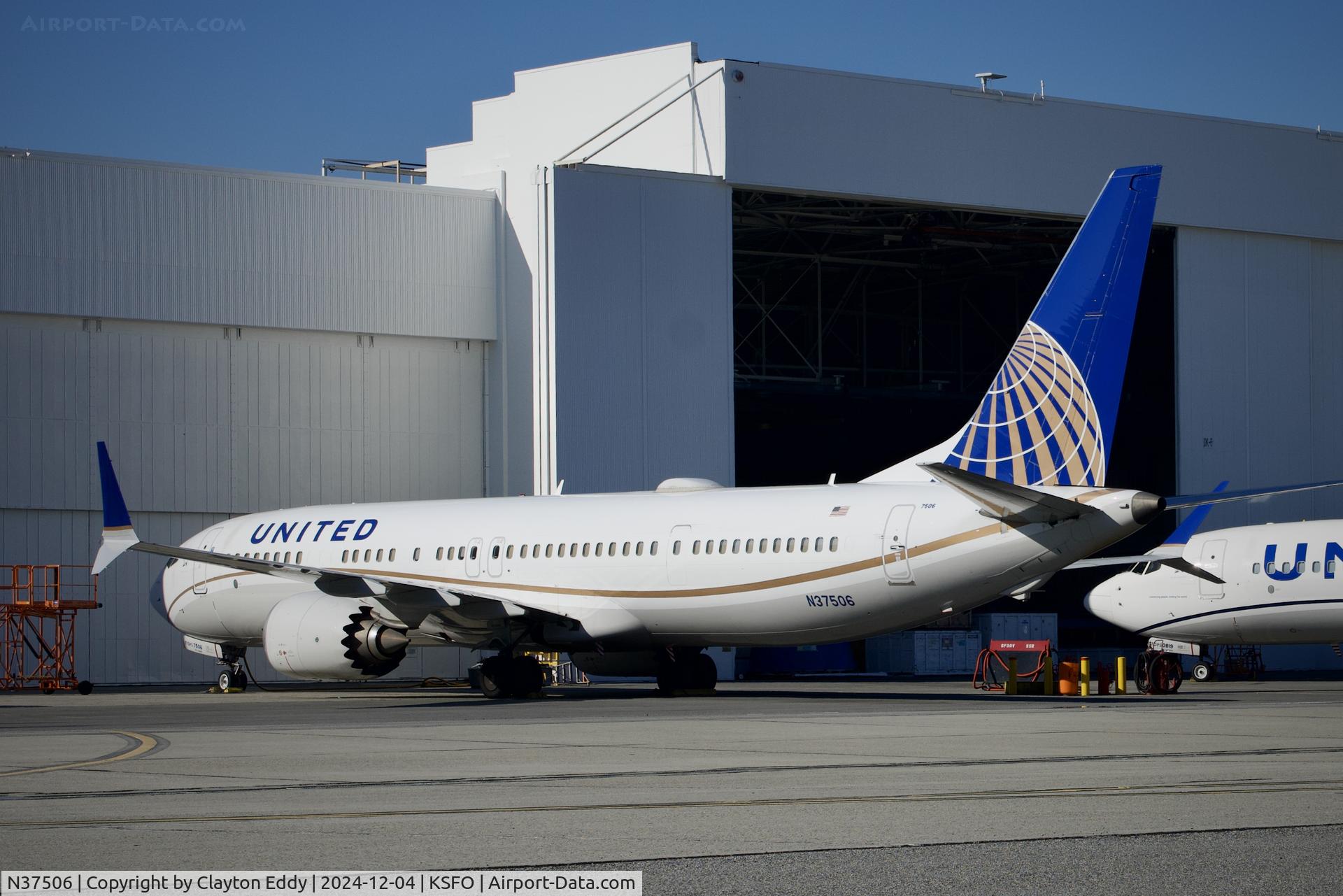 N37506, 2018 Boeing 737-9 MAX C/N 43432, SFO 2024.