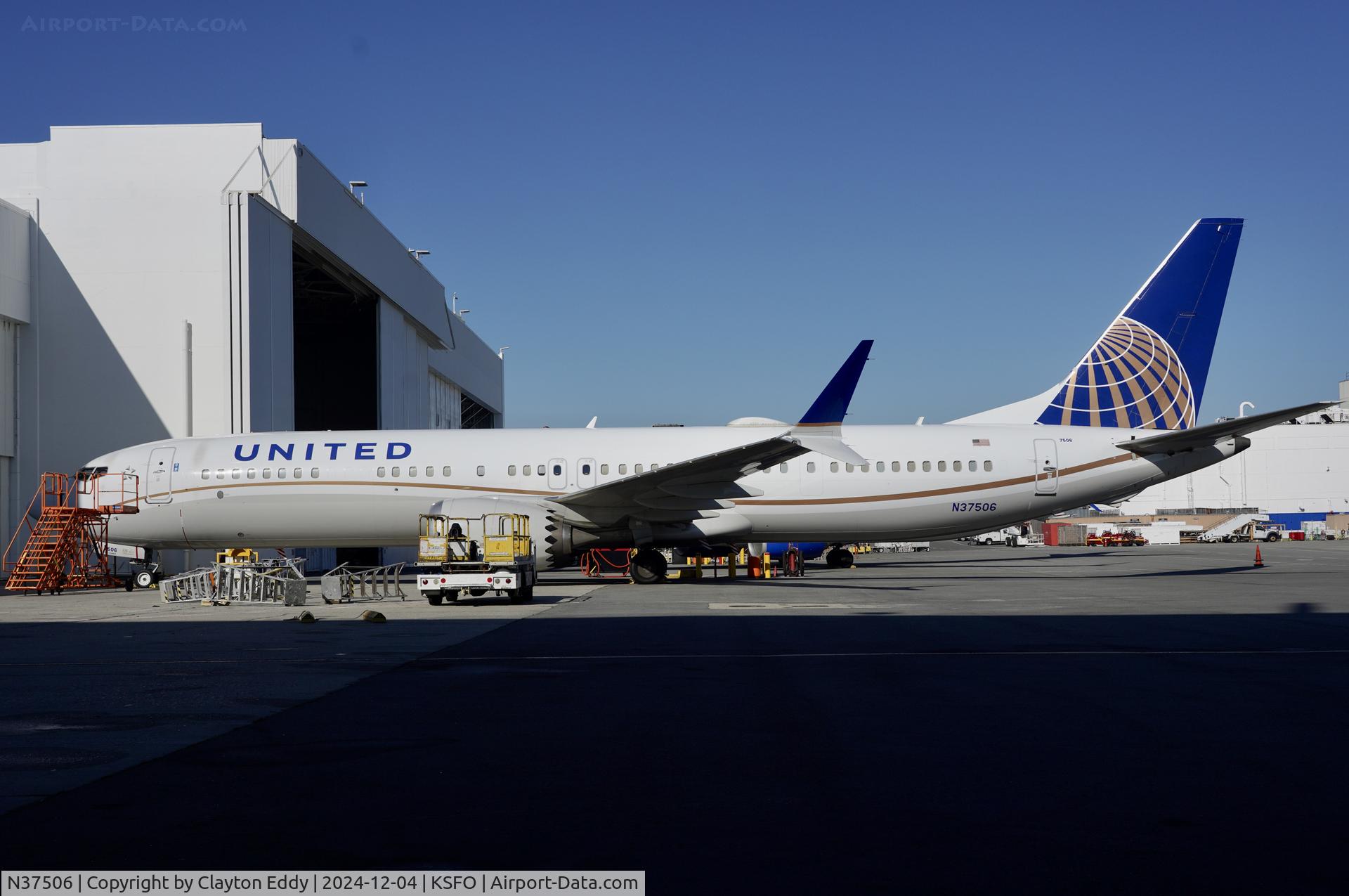 N37506, 2018 Boeing 737-9 MAX C/N 43432, SFO 2024.