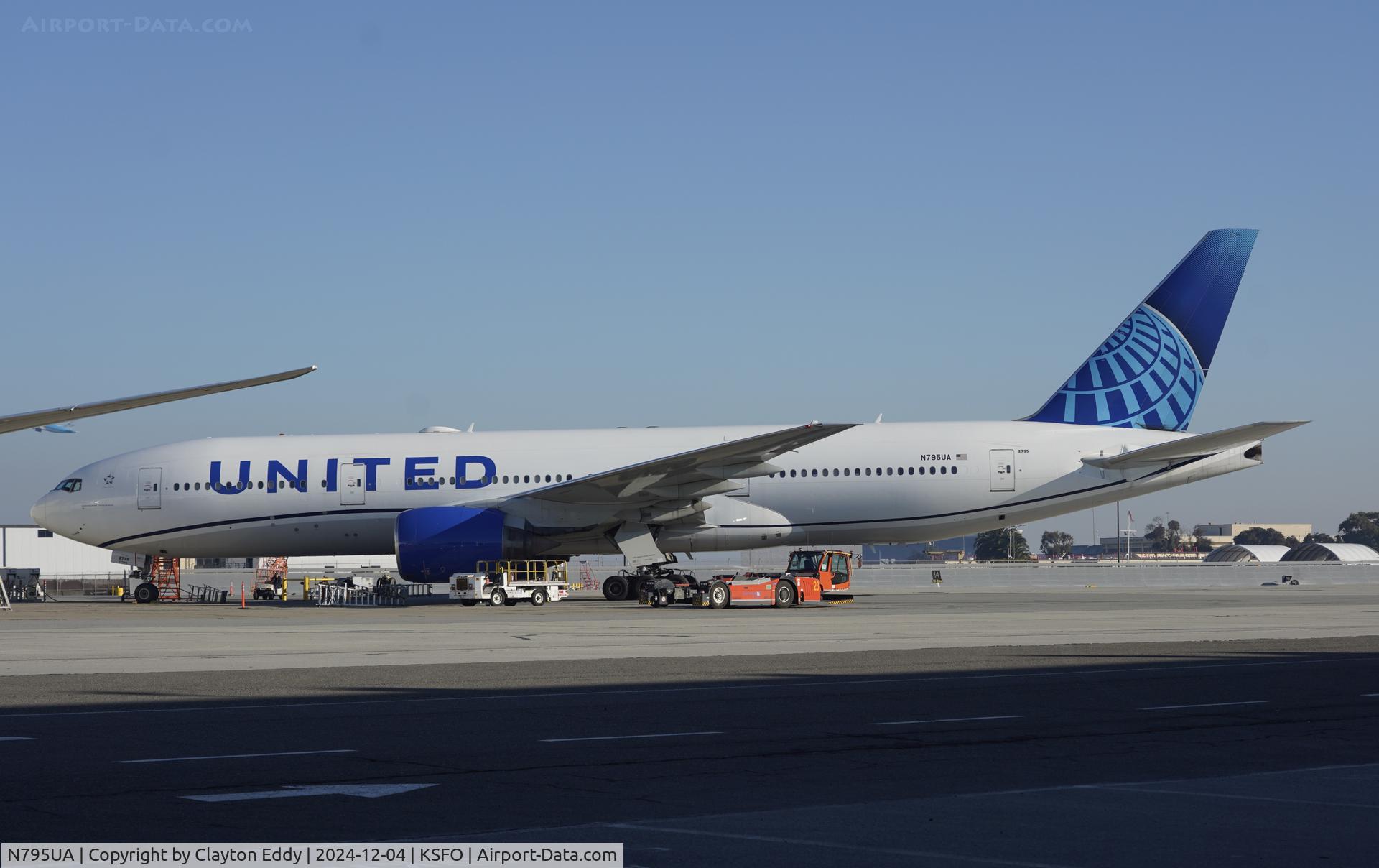 N795UA, 1997 Boeing 777-222 C/N 26927, SFO 2024.
