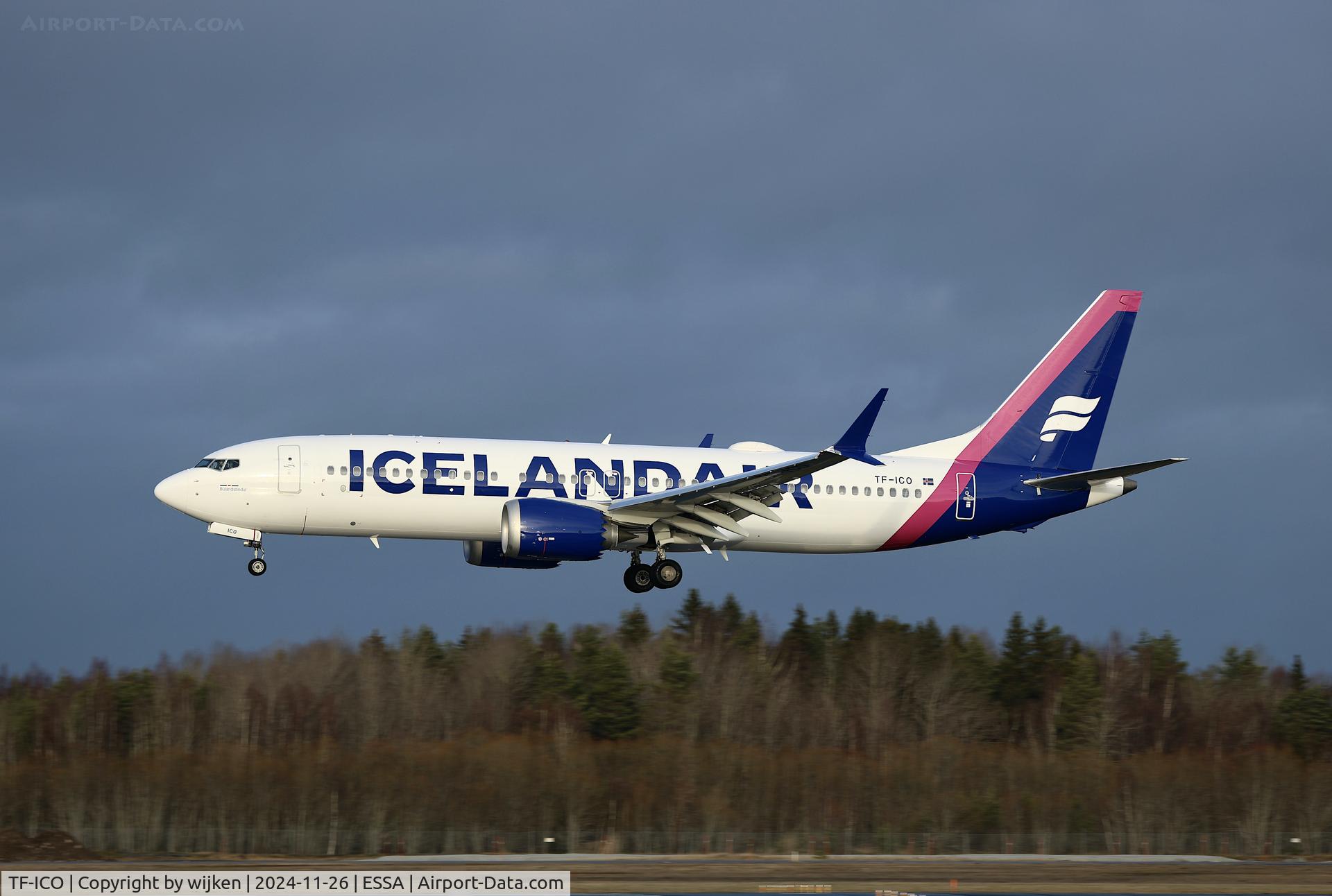 TF-ICO, 2019 Boeing 737-8 MAX C/N 44358, Rwy 26