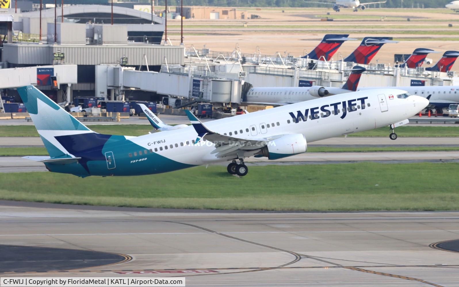 C-FWIJ, 2012 Boeing 737-8CT C/N 39072, WJA 738 zx atl-yyc