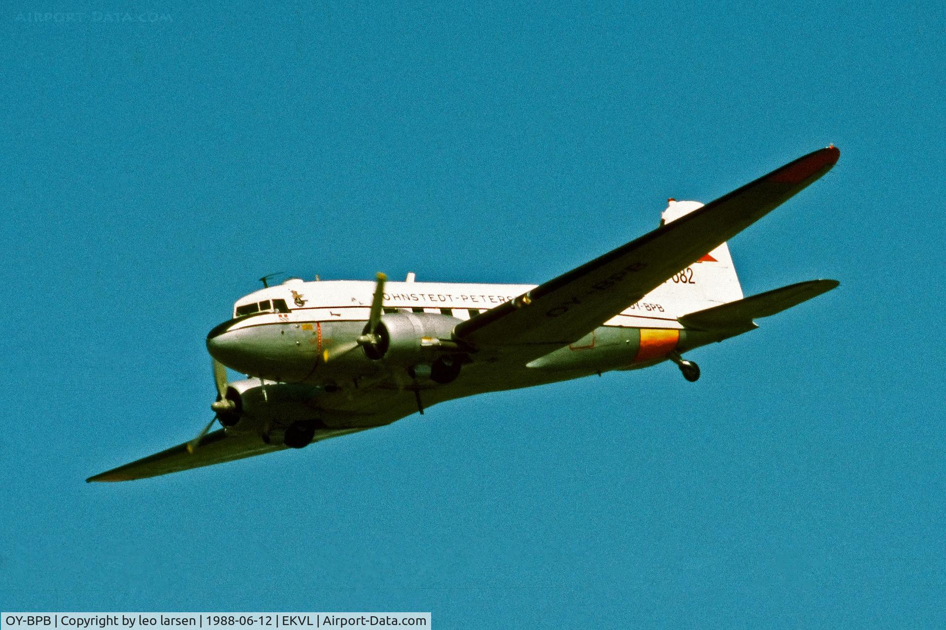 OY-BPB, 1943 Douglas C-47A-85-DL (DC-3A) Skytrain C/N 20019, Værløse Air Base 12.6.1988