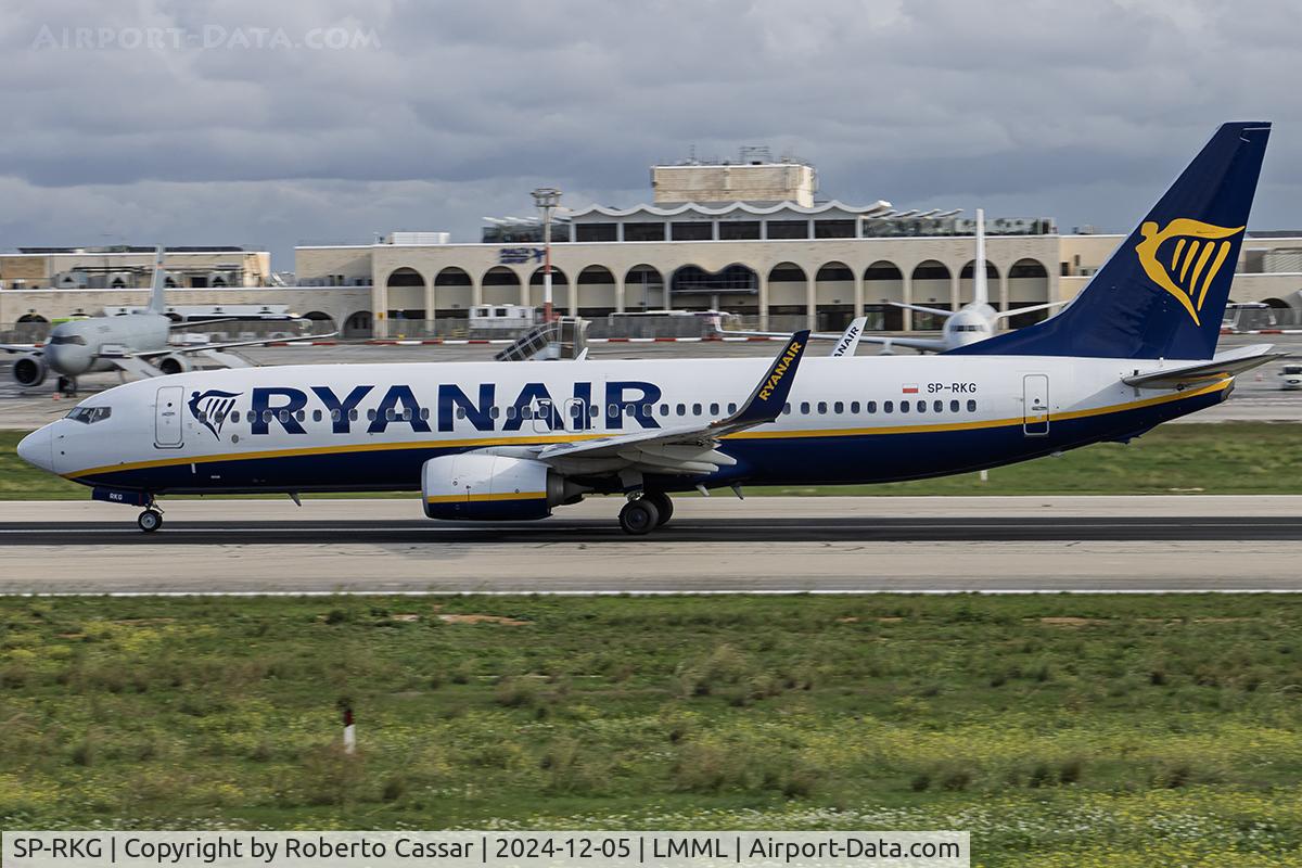 SP-RKG, 2018 Boeing 737-8AS C/N 44826, Runway 31
