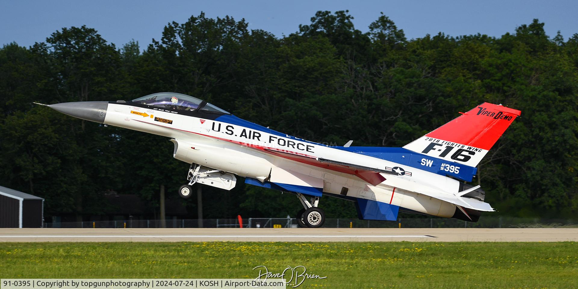 91-0395, 1991 General Dynamics F-16CM Fighting Falcon C/N CC-93, F-16 Demo rolling to the end