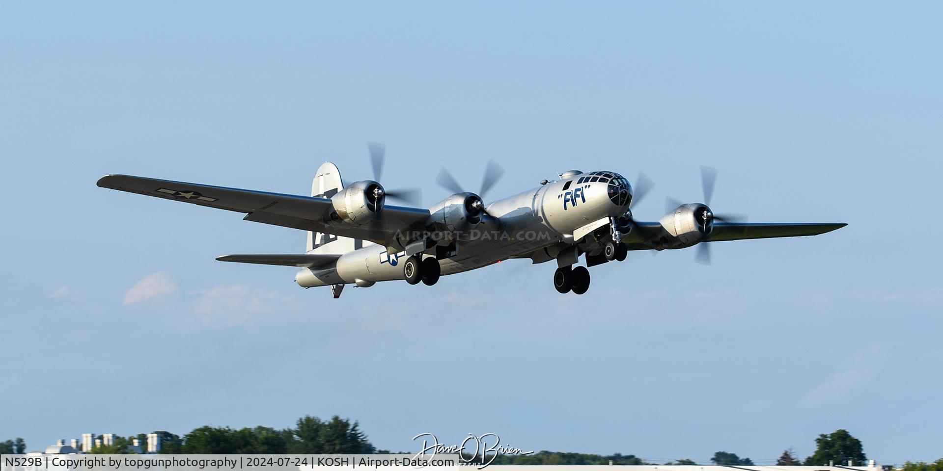 N529B, 1944 Boeing B-29A-60-BN Superfortress C/N 11547, FiFi lifting off