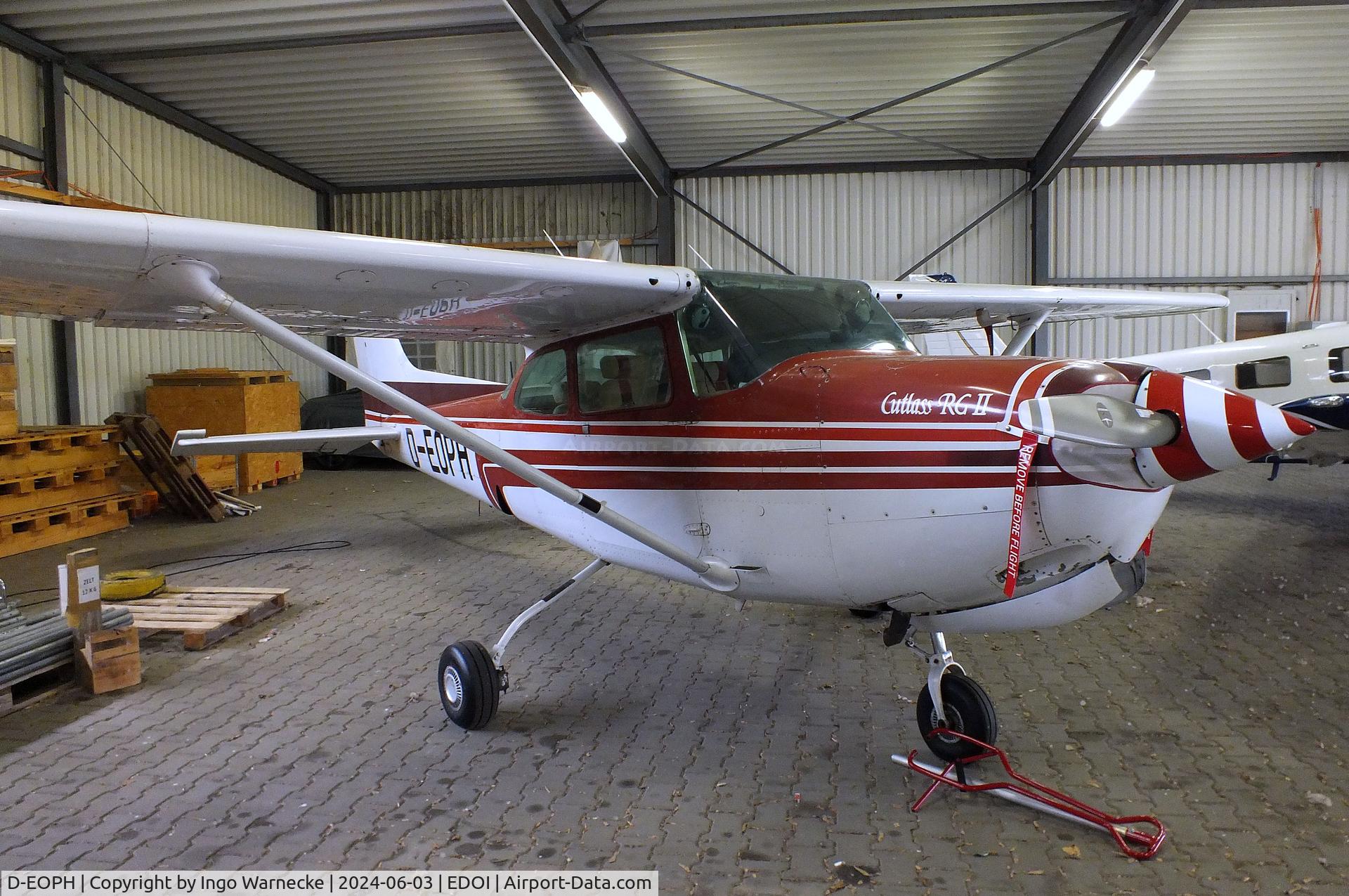 D-EOPH, 1980 Cessna 172RG Cutlass RG Cutlass RG C/N 172RG0652, Cessna 172RG Cutlass RG at Bienenfarm airfield (home of part of the collection of Quax, association for the promotion of historic aircraft e.V.), Paulinenaue