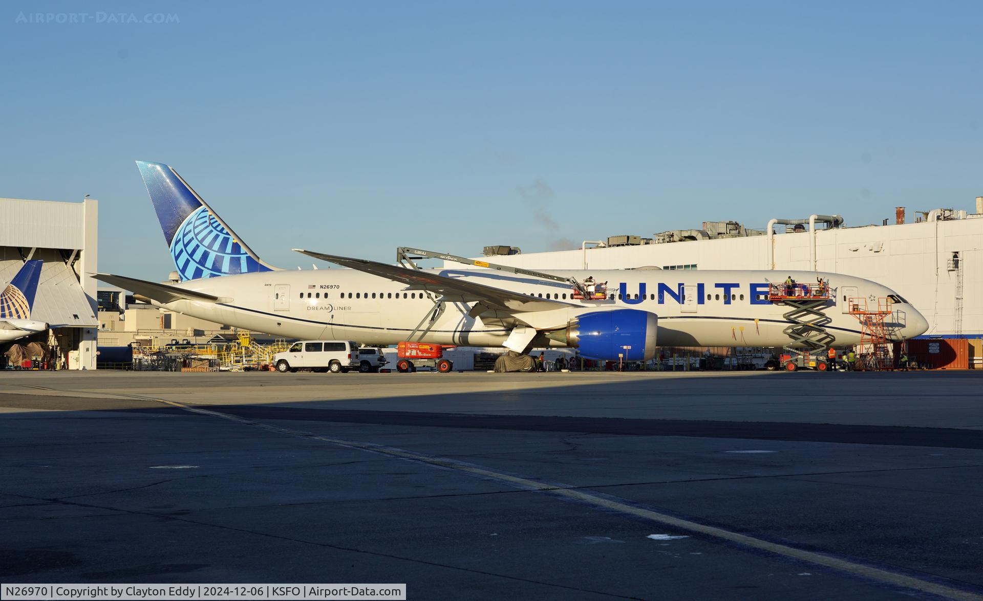 N26970, 2017 Boeing 787-9 Dreamliner C/N 60146, Wash-Time. SFO 2024.