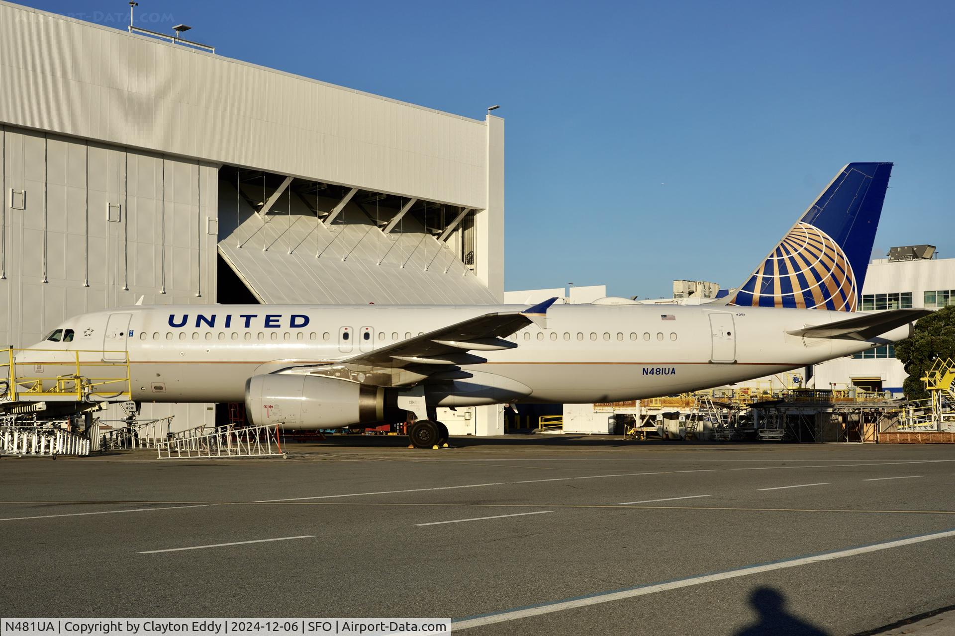 N481UA, 2001 Airbus A320-232 C/N 1559, SFO 2024.