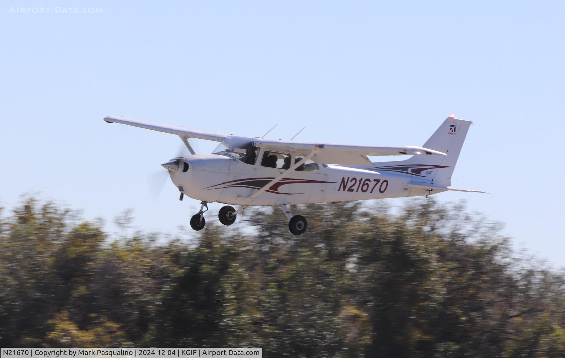 N21670, 2004 Cessna 172S C/N 172S9709, Cessna 172S