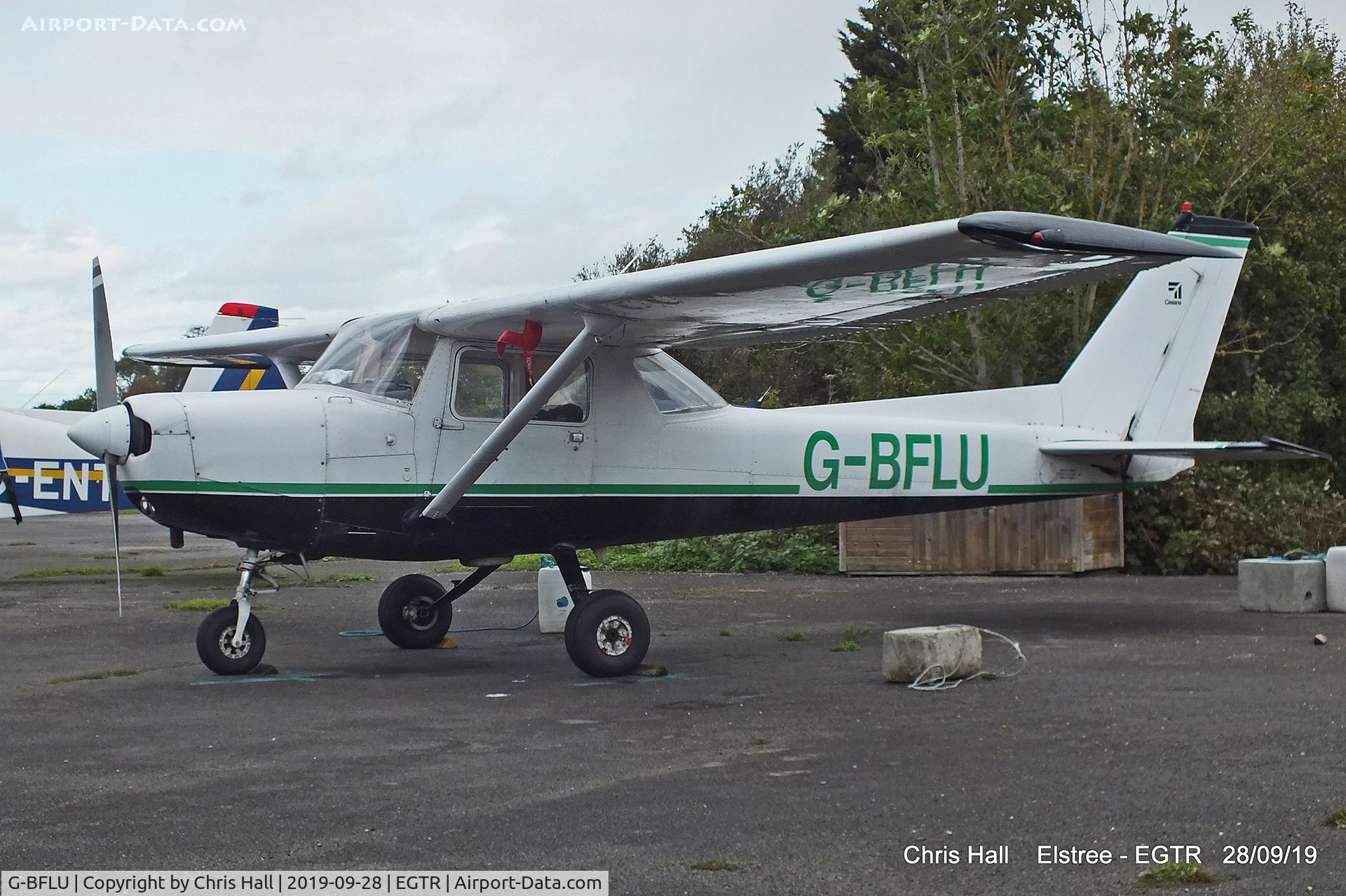 G-BFLU, 1978 Reims F152 C/N 1433, Elstree