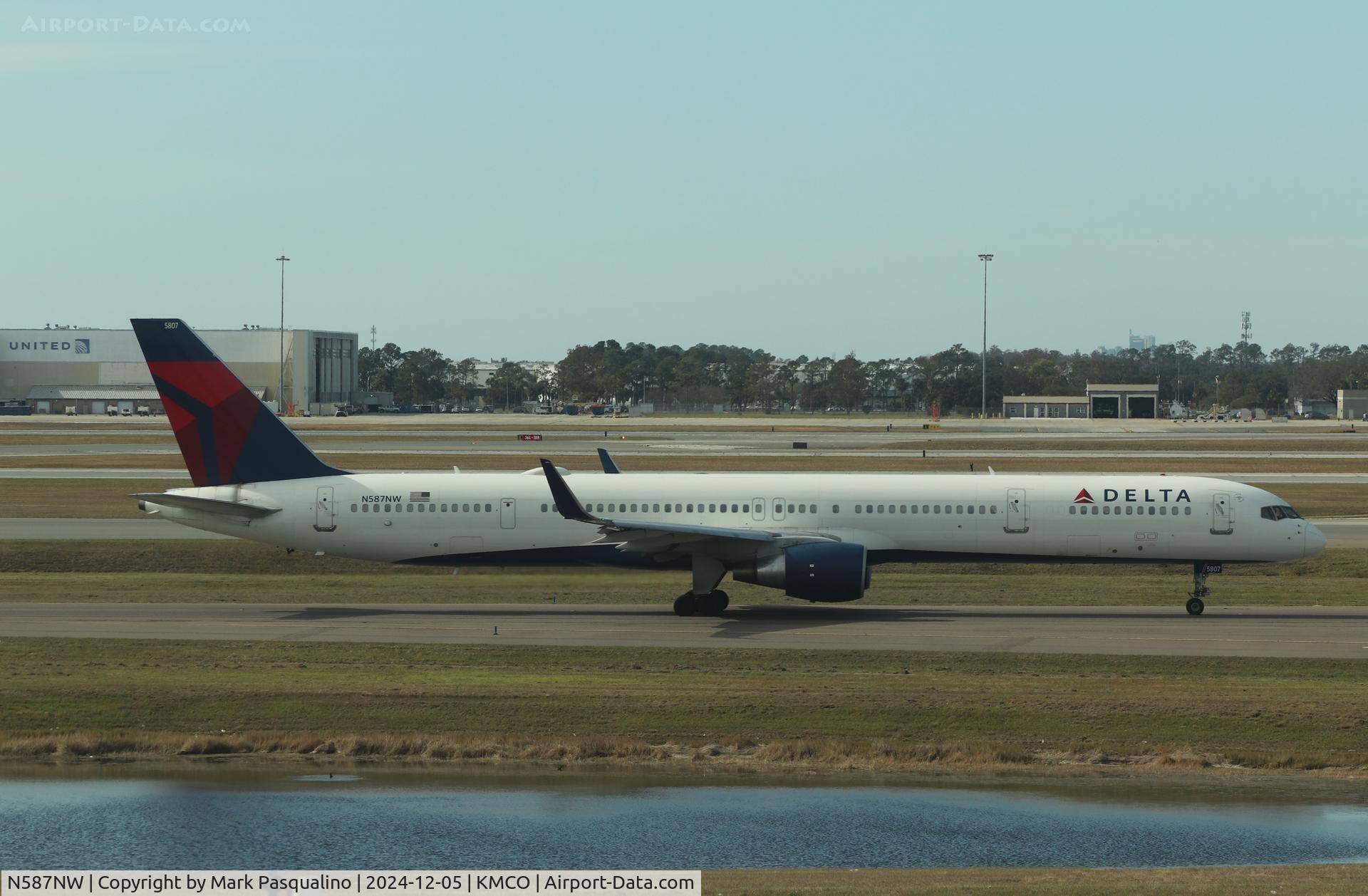 N587NW, 2002 Boeing 757-351 C/N 32986, Boeing 757-351