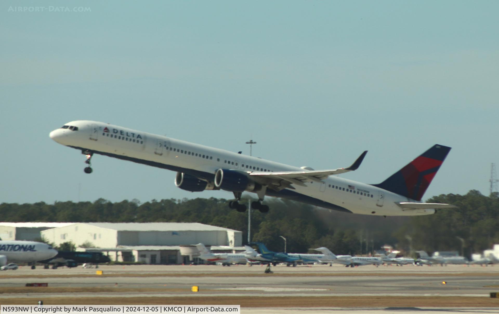 N593NW, 2003 Boeing 757-351 C/N 32993, Boeing 757-351