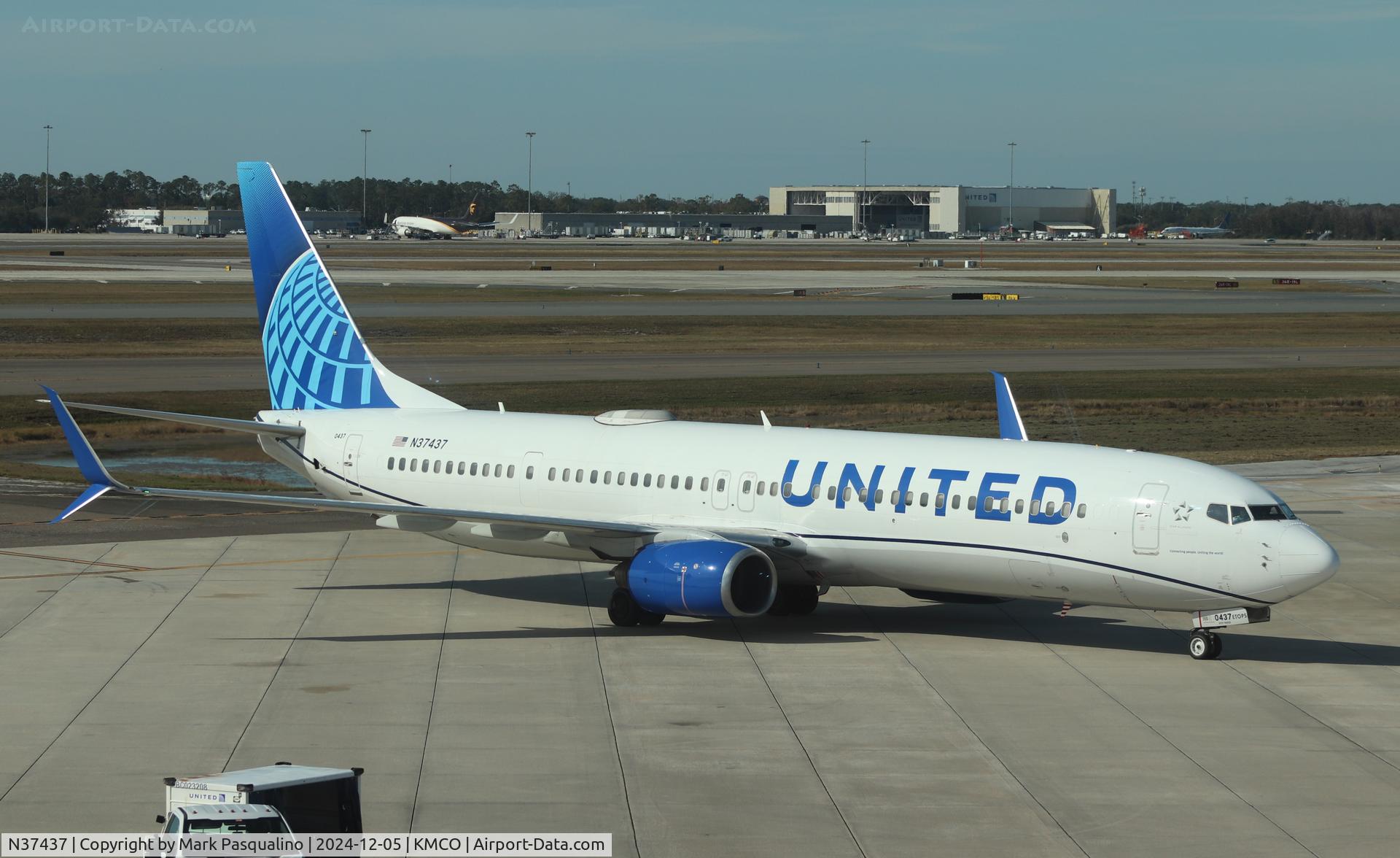 N37437, 2009 Boeing 737-924/ER C/N 33532, Boeing 737-924/ER