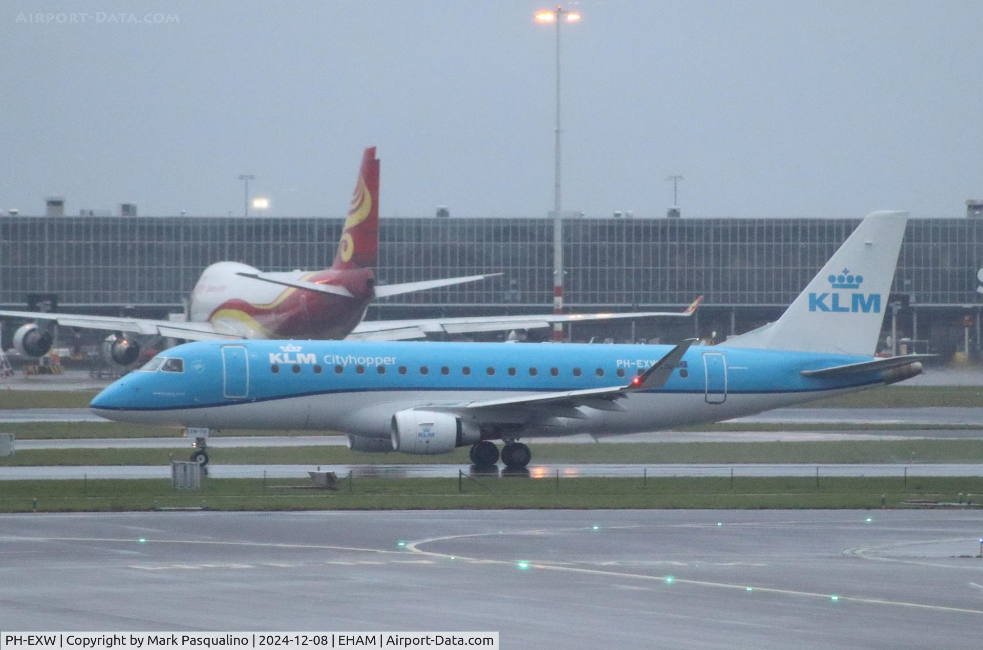 PH-EXW, 2018 Embraer ERJ-175STD (ERJ-170-200) C/N 17000710, ERJ-170-200LR