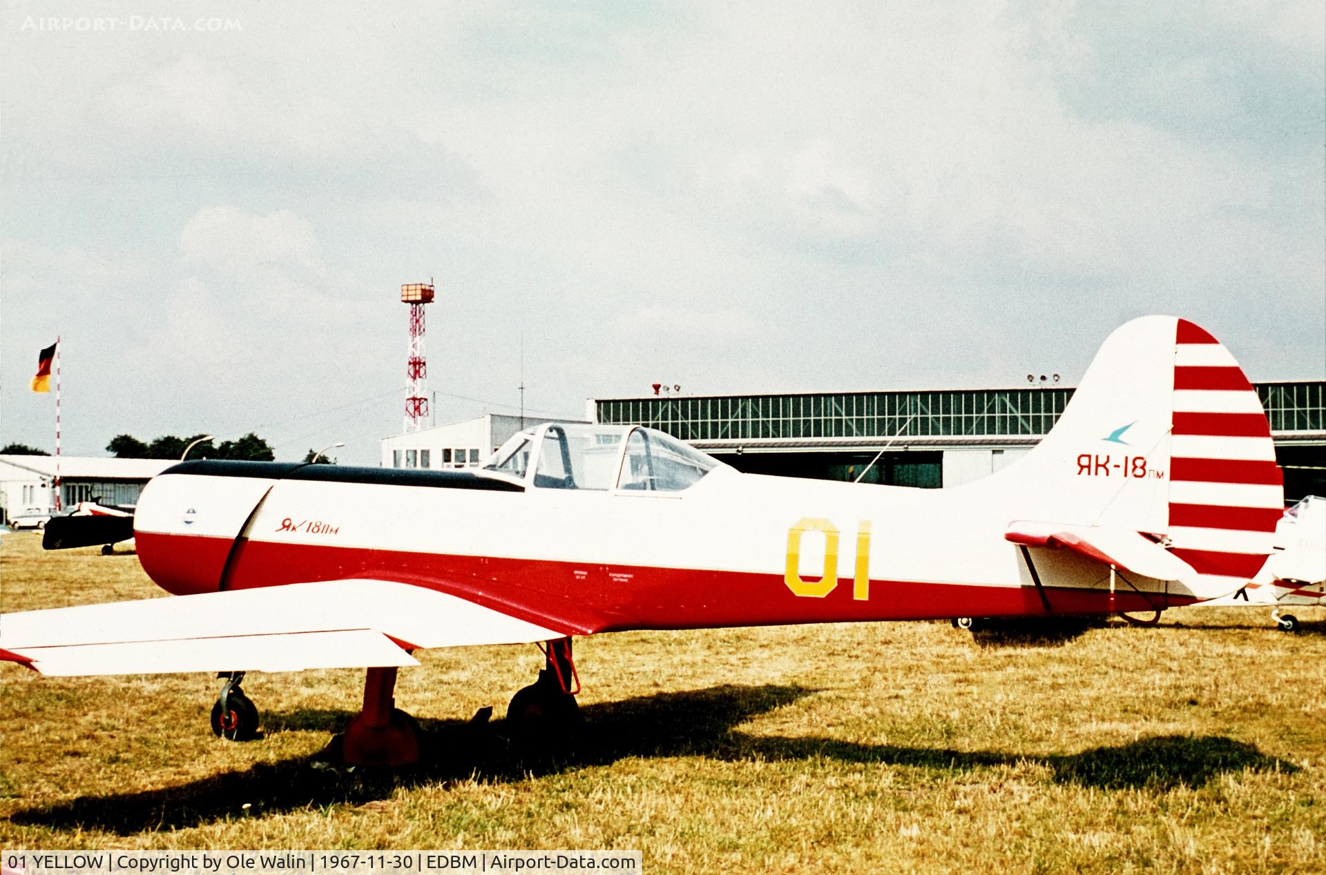 01 YELLOW, Yakovlev YAK-18PM C/N 0608, Magdeburg DDR.1968
