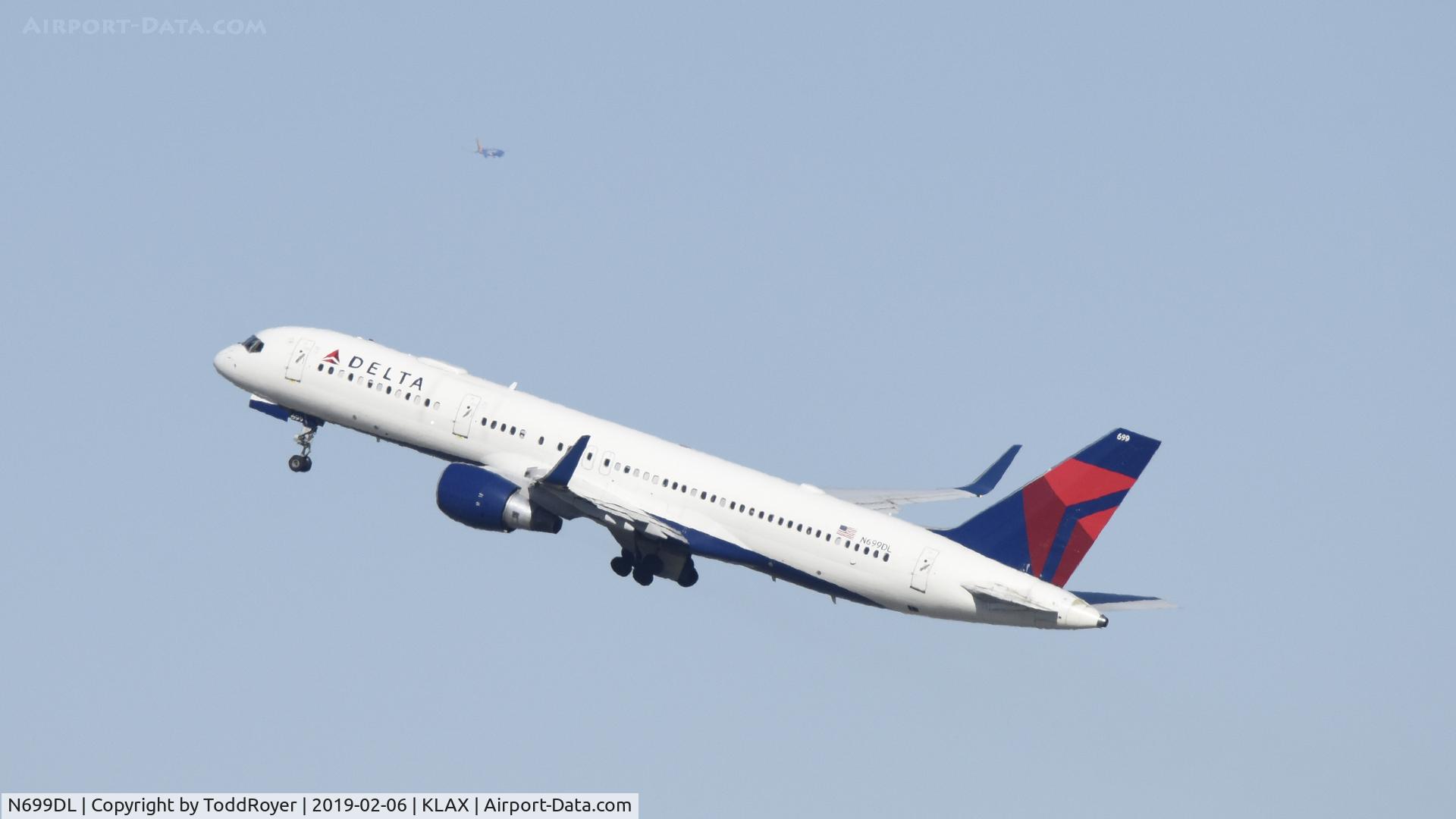 N699DL, 1999 Boeing 757-232 C/N 29970, Departing LAX on 24L