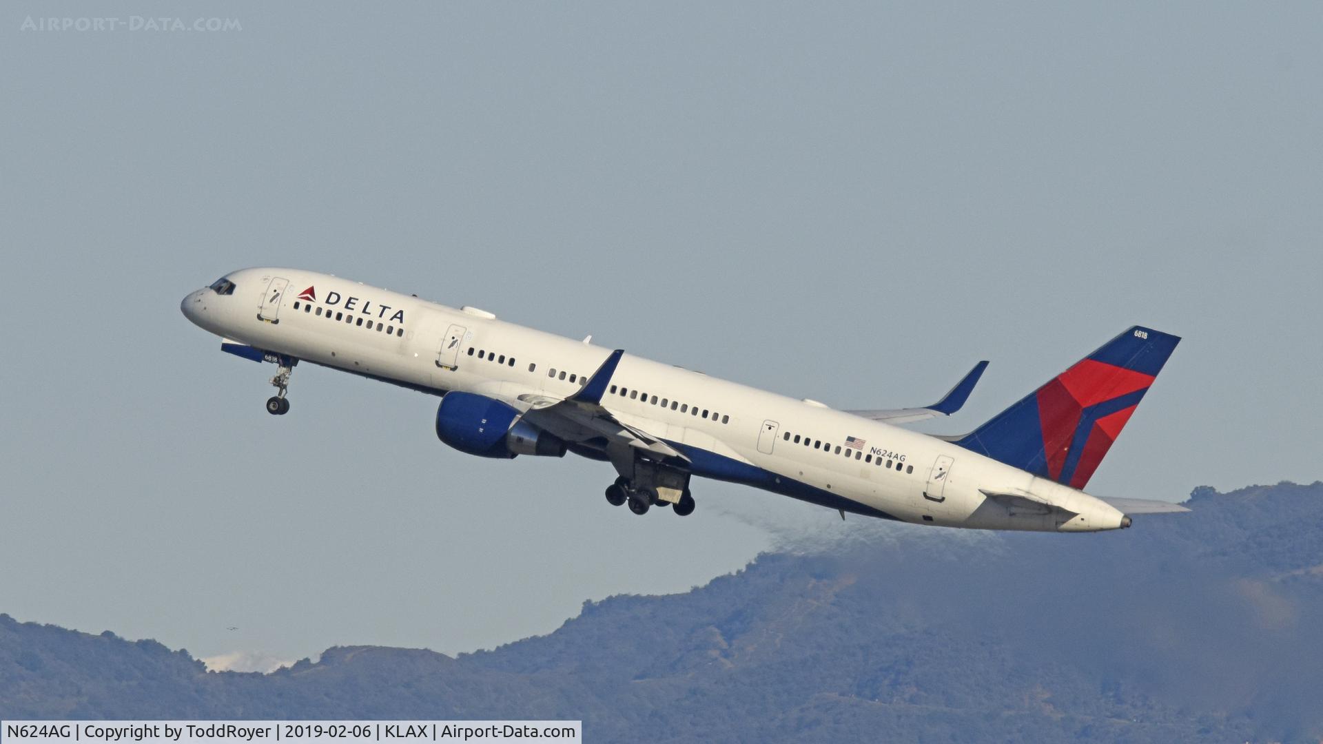 N624AG, 1993 Boeing 757-2Q8 C/N 25624, Departing LAX on 24L