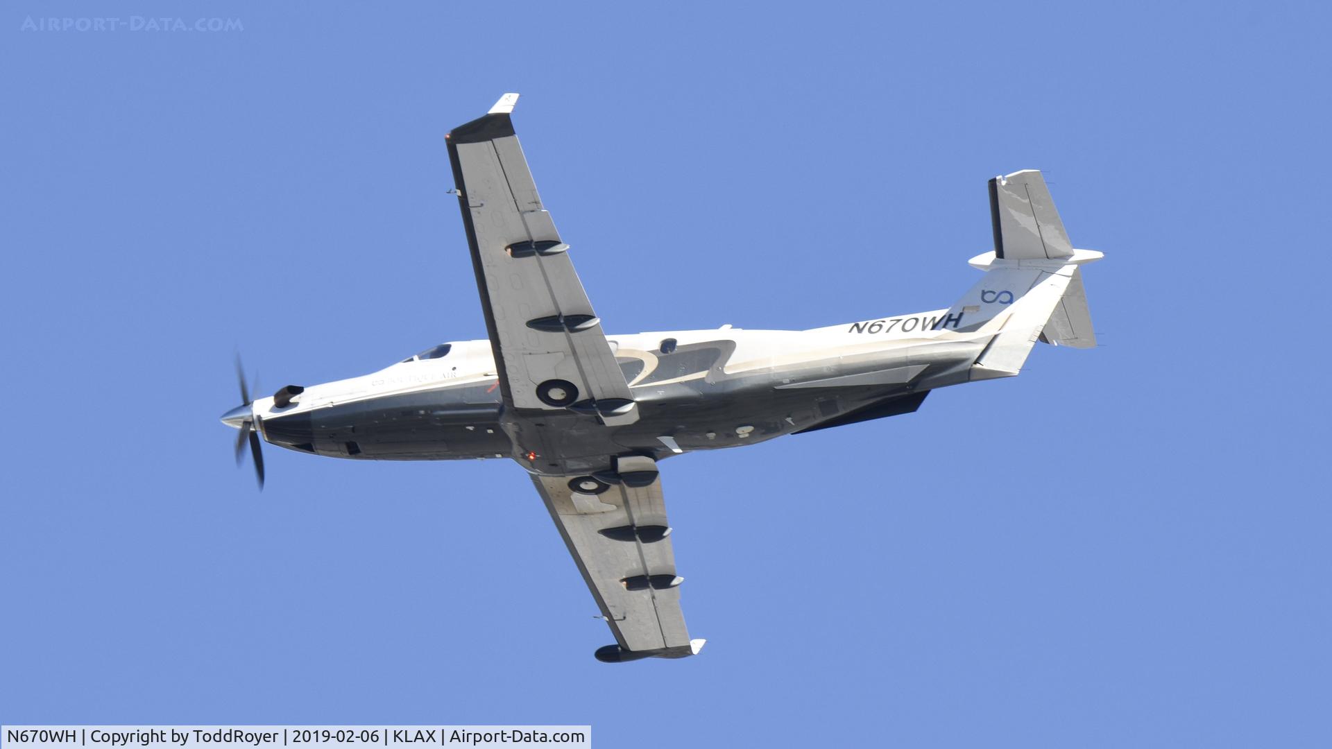 N670WH, 2005 Pilatus PC-12/45 C/N 670, Departing LAX on 25L