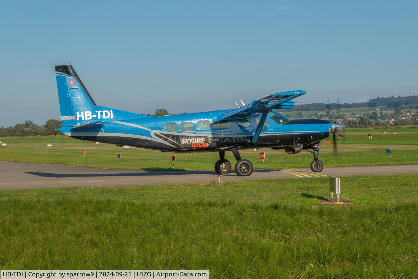 HB-TDI, 1985 Cessna 208 C/N 20800007, Holding-position runway 06