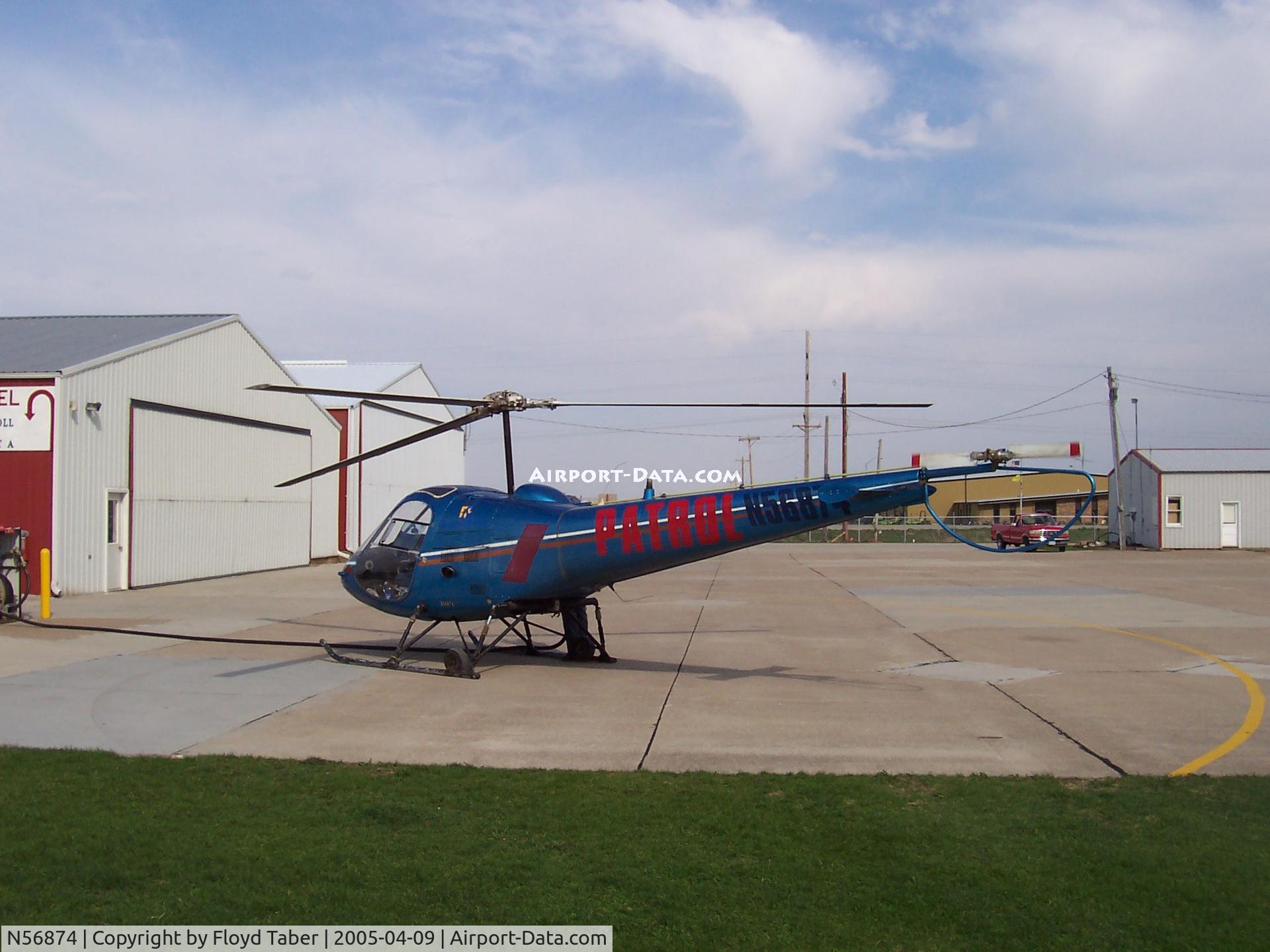 N56874, 1979 Enstrom F-28C C/N 467, On the ramp fueling