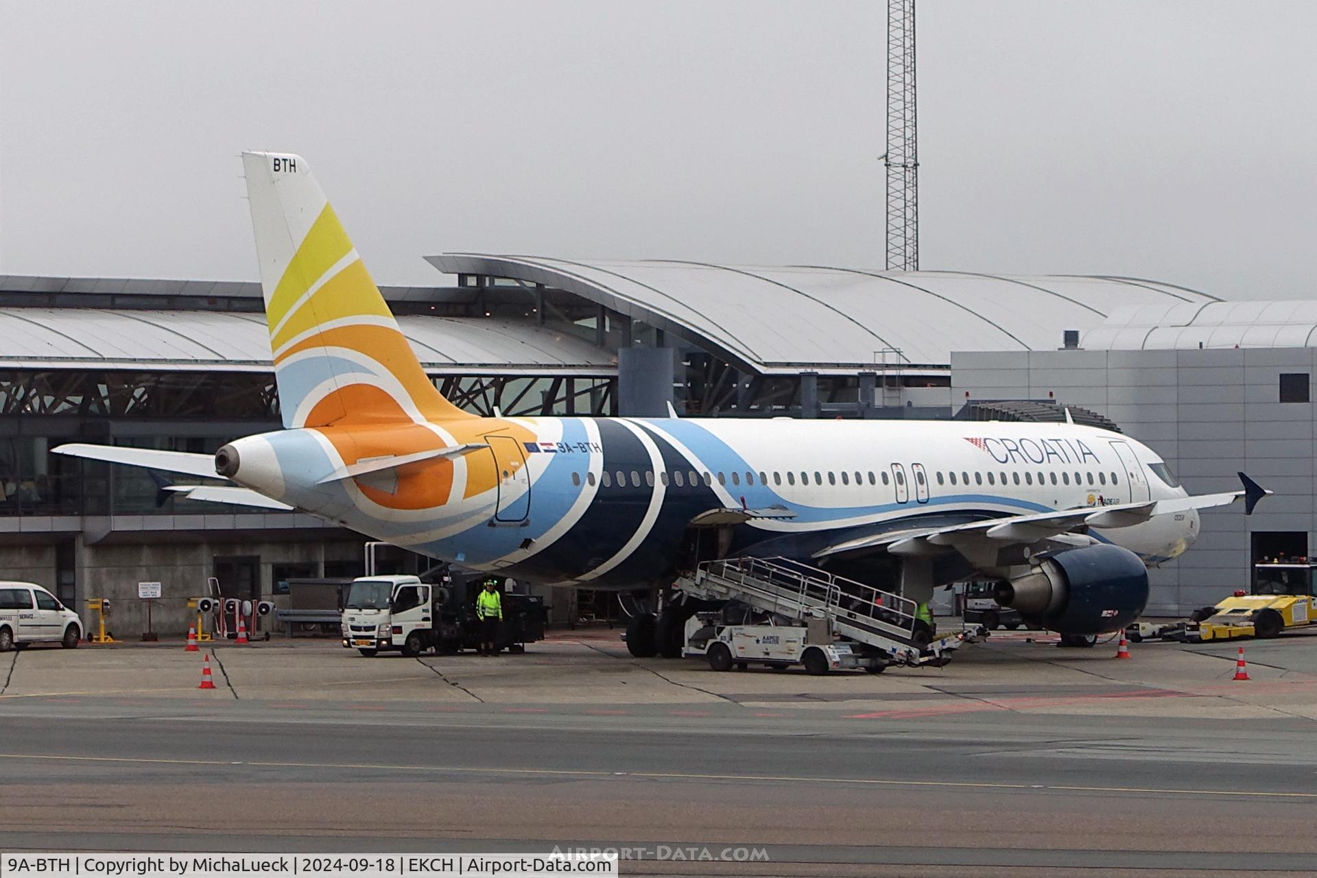 9A-BTH, 2001 Airbus A320-214 C/N 1454, At Kastrup