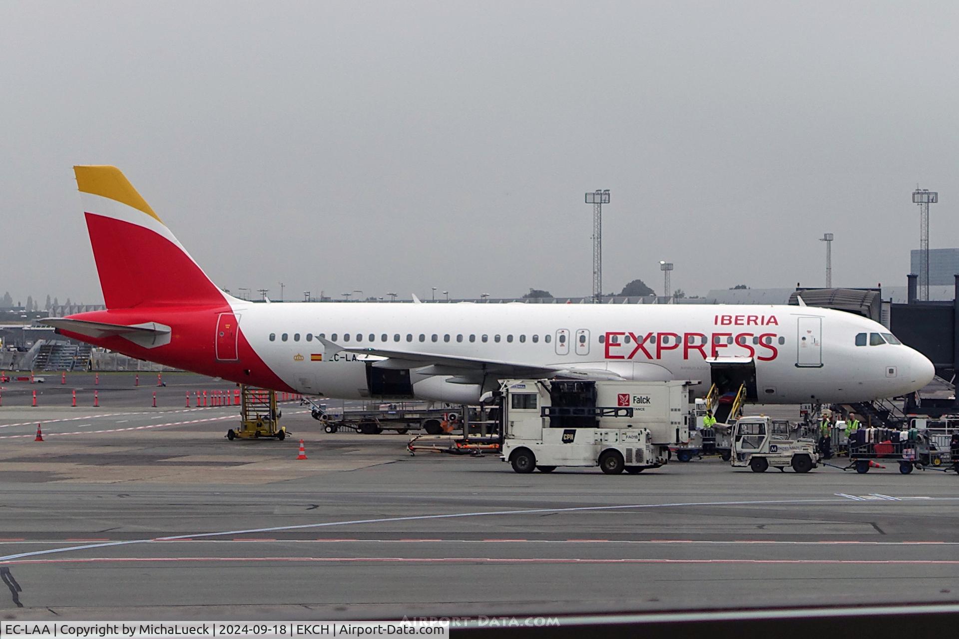 EC-LAA, 2006 Airbus A320-214 C/N 2678, At Kastrup